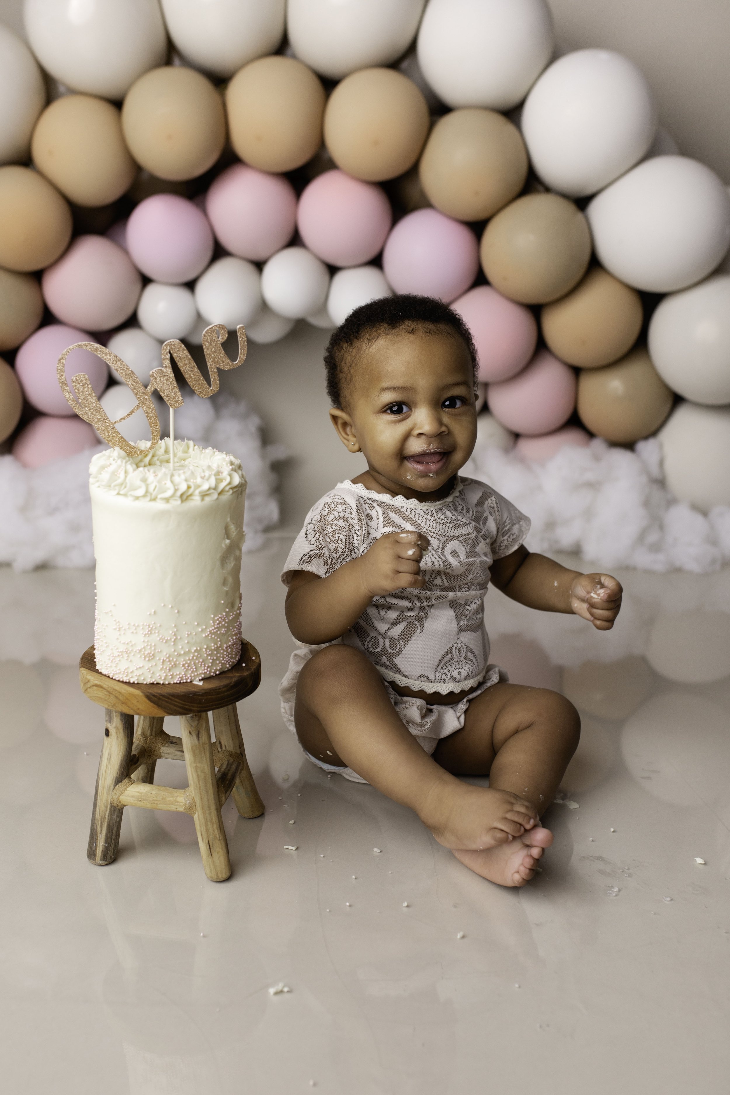 NEVAEH-CAKE-SMASH-PHOTOSHOOT-BIRMINGHAM-CAKE-SMASH-PHOTOGRAPHER-WOLVERHAMPTON-LEA-COOPER-PHOTOGRAPHY-12.jpg