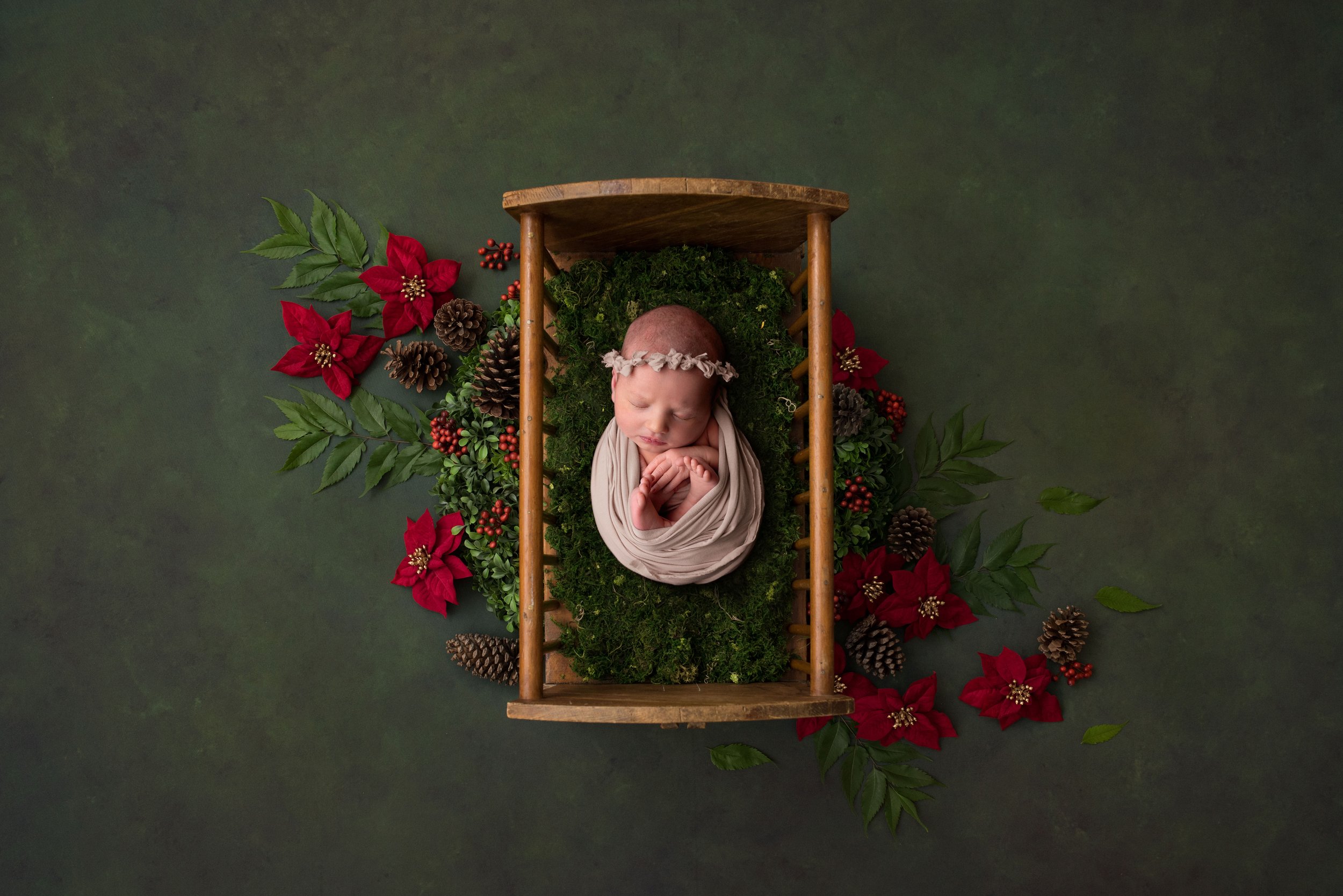 EDITH-NEWBORN-PHOTOSHOOT-WOLVERHAMPTON-BABY-PHOTOGRAPHY-BIRMINGHAM-LEA-COOPER-PHOTOGRAPHY-WILLENHALL-UK35.jpg