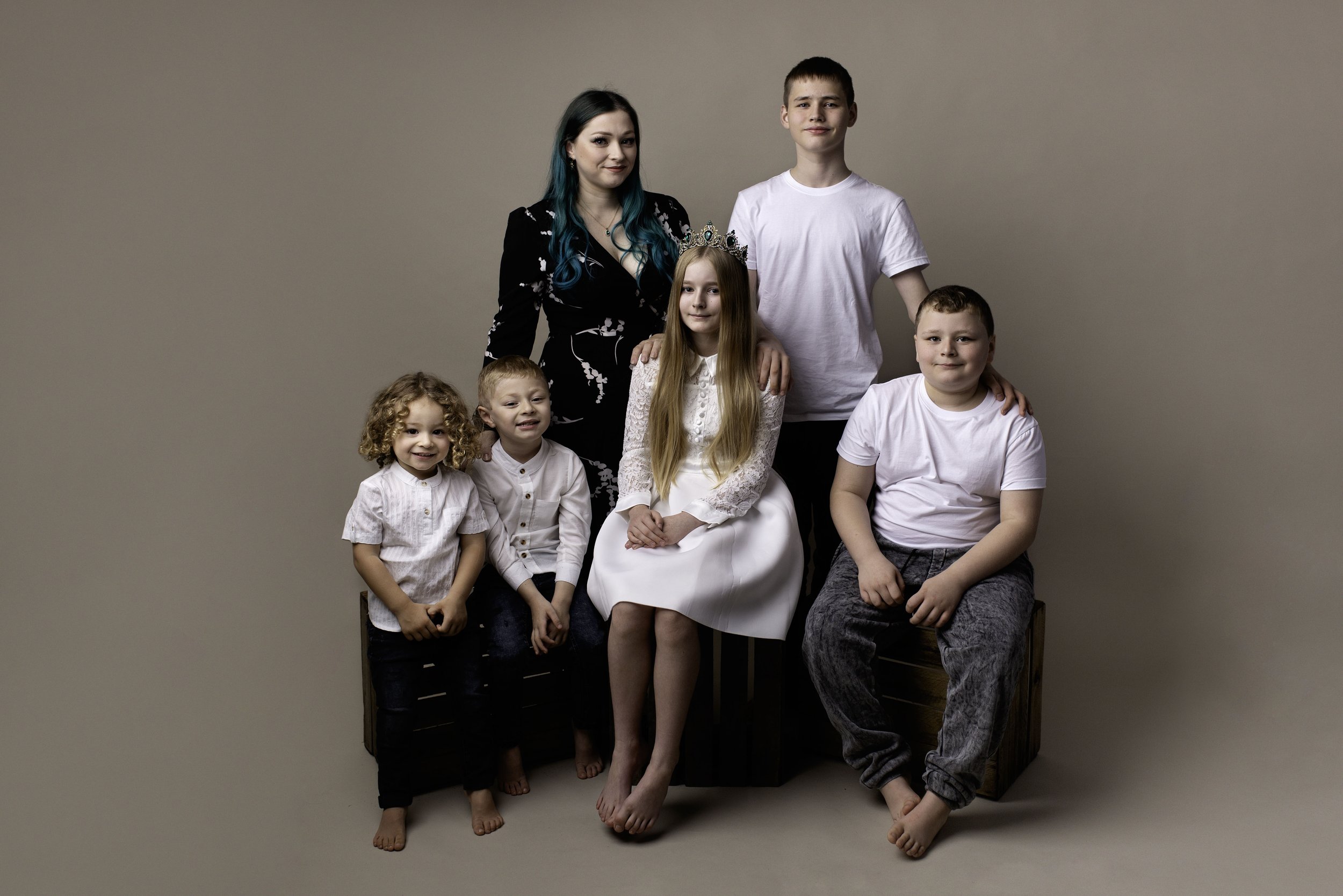 LETTICIA-FAMILY-PHOTOSHOOT-WOLVERHAMPTON-FAMILY-PHOTOGRAPHY-BIRMINGHAM-LEA-COOPER-PHOTOGRAPHY-WILLENHALL-UK21.jpg