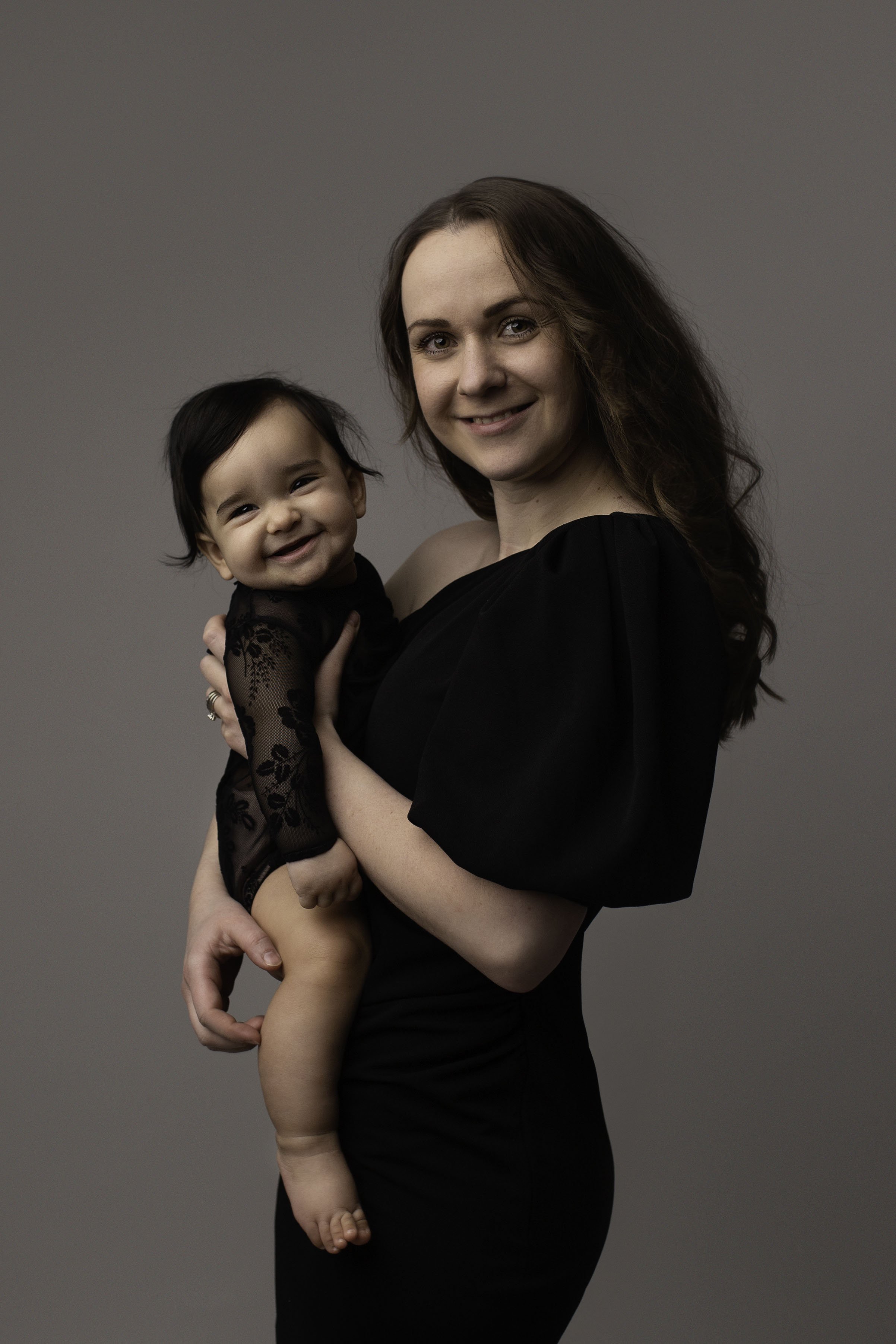 VERONIKA-FAMILY-PHOTOSHOOT-BIRMINGHAM-FAMILY-PHOTOGRAPHY-WOLVERHAMPTON-LEA-COOPER-PHOTOGRAPHY-WILLENHALL-UK8.jpg