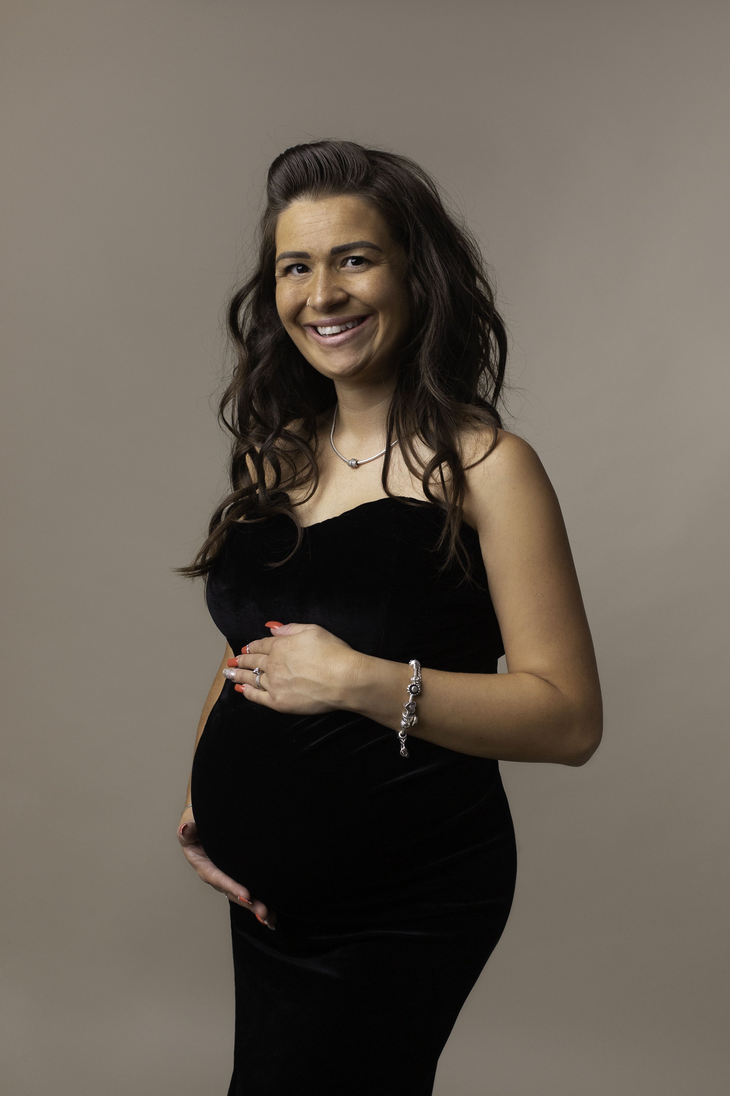 NINA-MATERNITY-PHOTOSHOOT-WOLVERHAMPTON-PREGNANCY-PHOTOGRAPHY-BIRMINGHAM-MATERNITY-PHOTOGRAPHER-LEA-COOPER-PHOTOGRAPHY-UK11.jpg