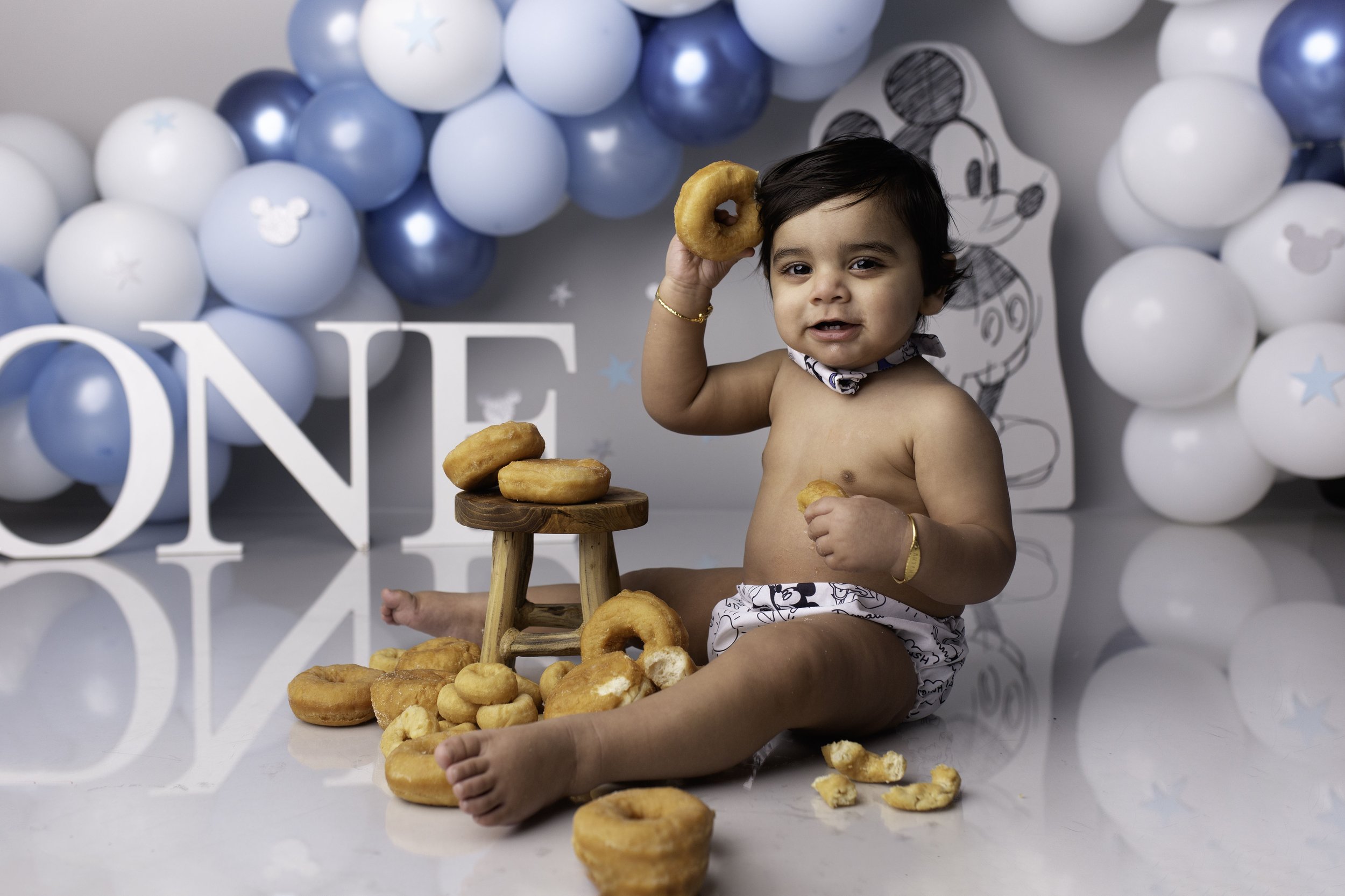 ARYAN-CAKE-SMASH-PHOTOSHOOT-WOLVERHAMPTON-CAKE-SMASH-PHOTOGRAPHER-BIRMINGHAM-LEA-COOPER-PHOTOGRAPHY-WILLENHALL-CAKESMASH-PHOTOGRAPHER-UK13.jpg