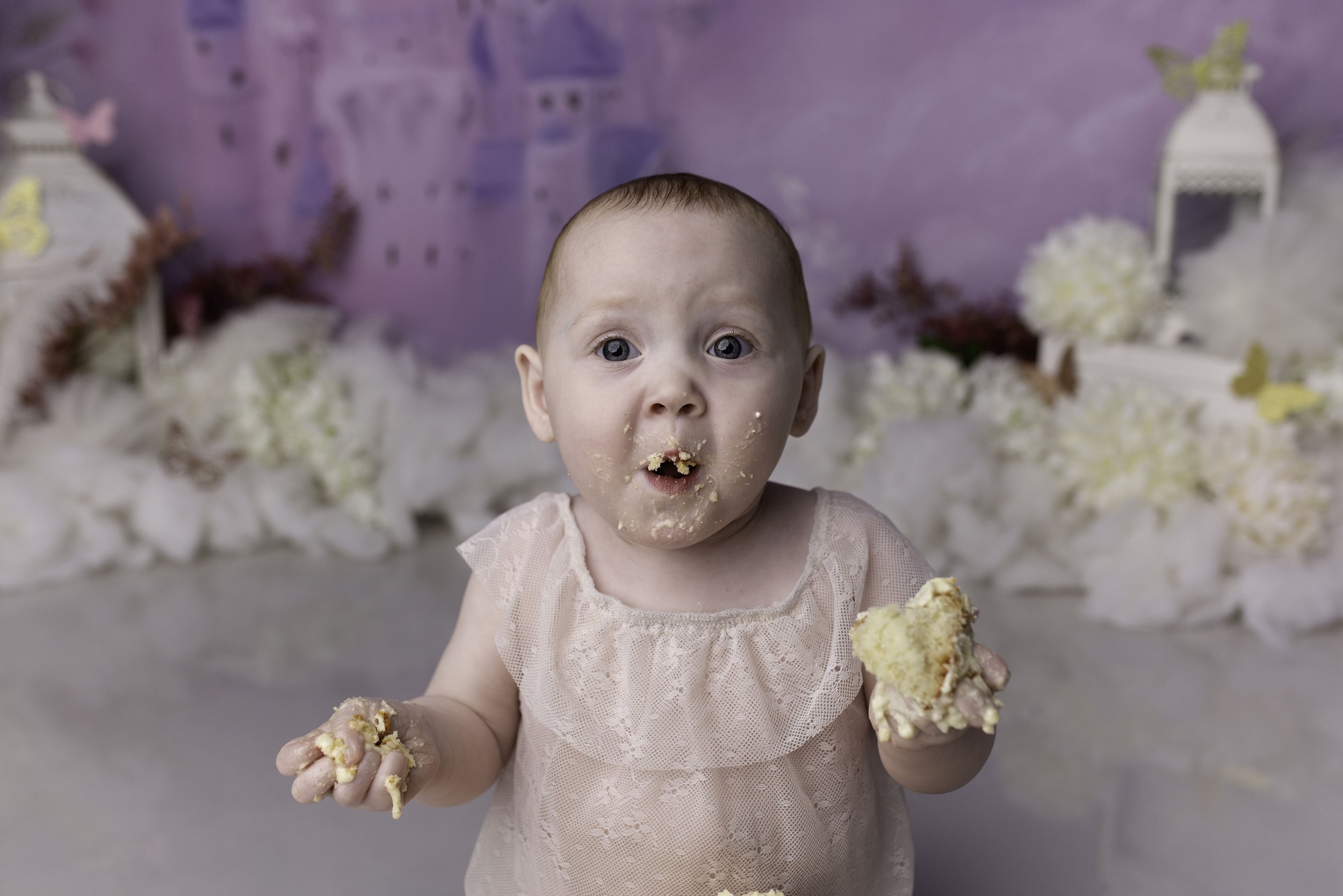 THEA-CAKE-SMASH-WOLVERHAMPTON-CAKE-SMASH-WILLENHALL-1ST-BIRTHDAY-BIRMINGHAM-LEA-COOPER-PHOTOGRAPHY17.jpg