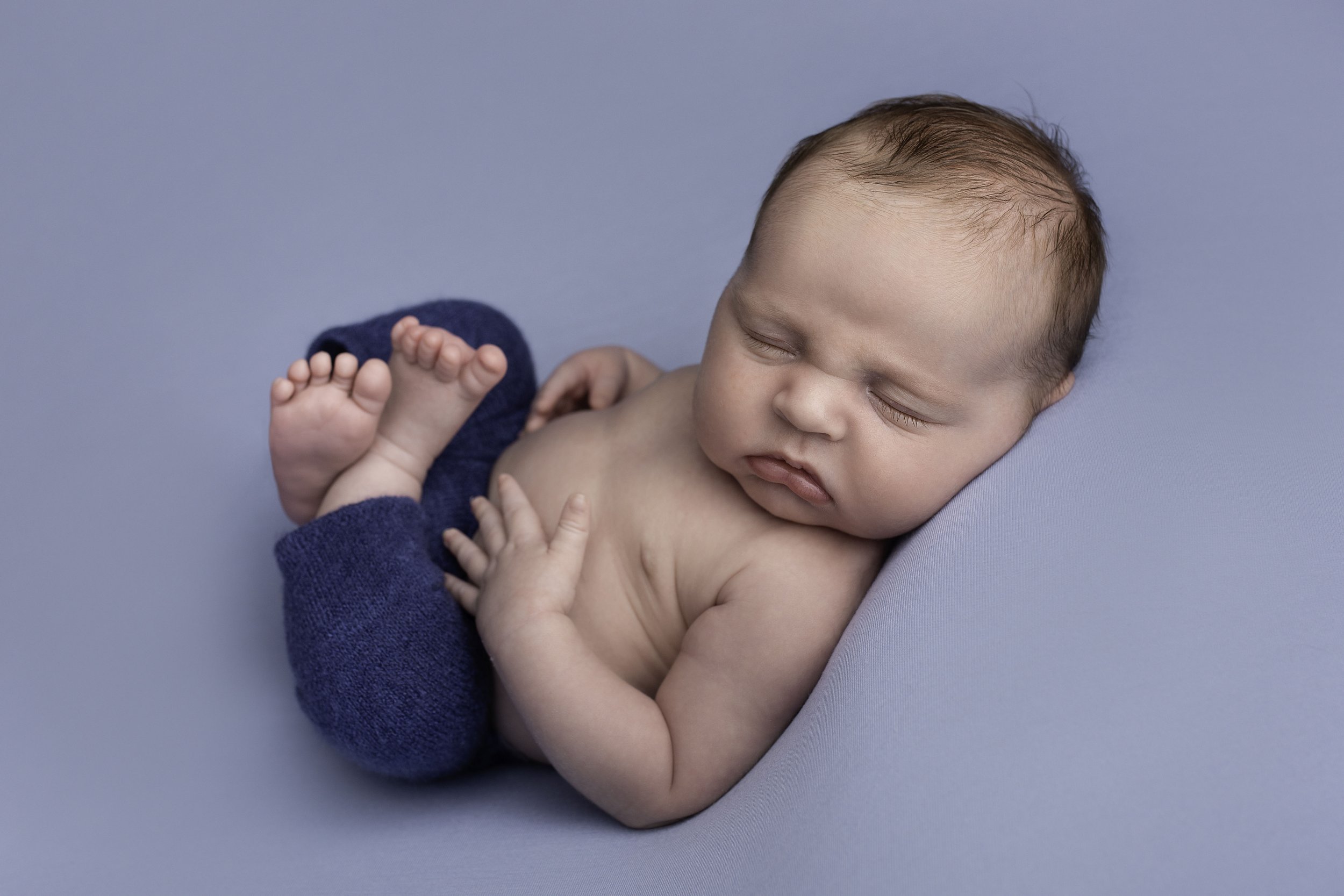 ALFIE-NEWBORN-PHOTOSHOOT-BIRMINGHAM-NEWBORN-PHOTOGRAPHER-WOLVERHAMPTON-BABY-PHOTOS-WILLENHALL-LEA-COOPER-PHOTOGRAPHY-UK28.jpg