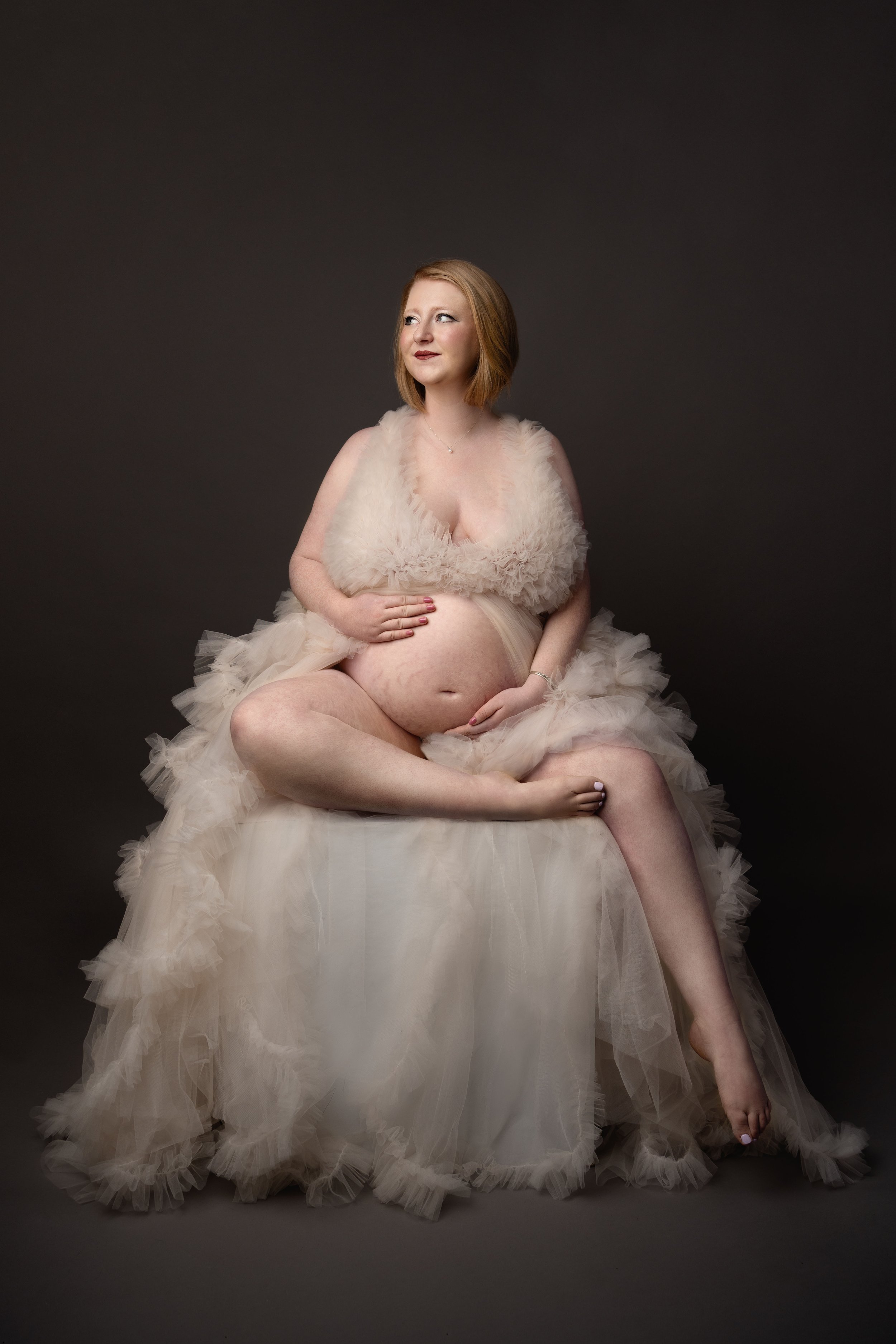 HATTON-MATERNITY-PHOTOSHOOT-WOLVERHAMPTON-MATERNITY-PHOTOGRAPHY-BIRMINGHAM-LEA-COOPER-PHOTOGRAPHY-UK18.jpg