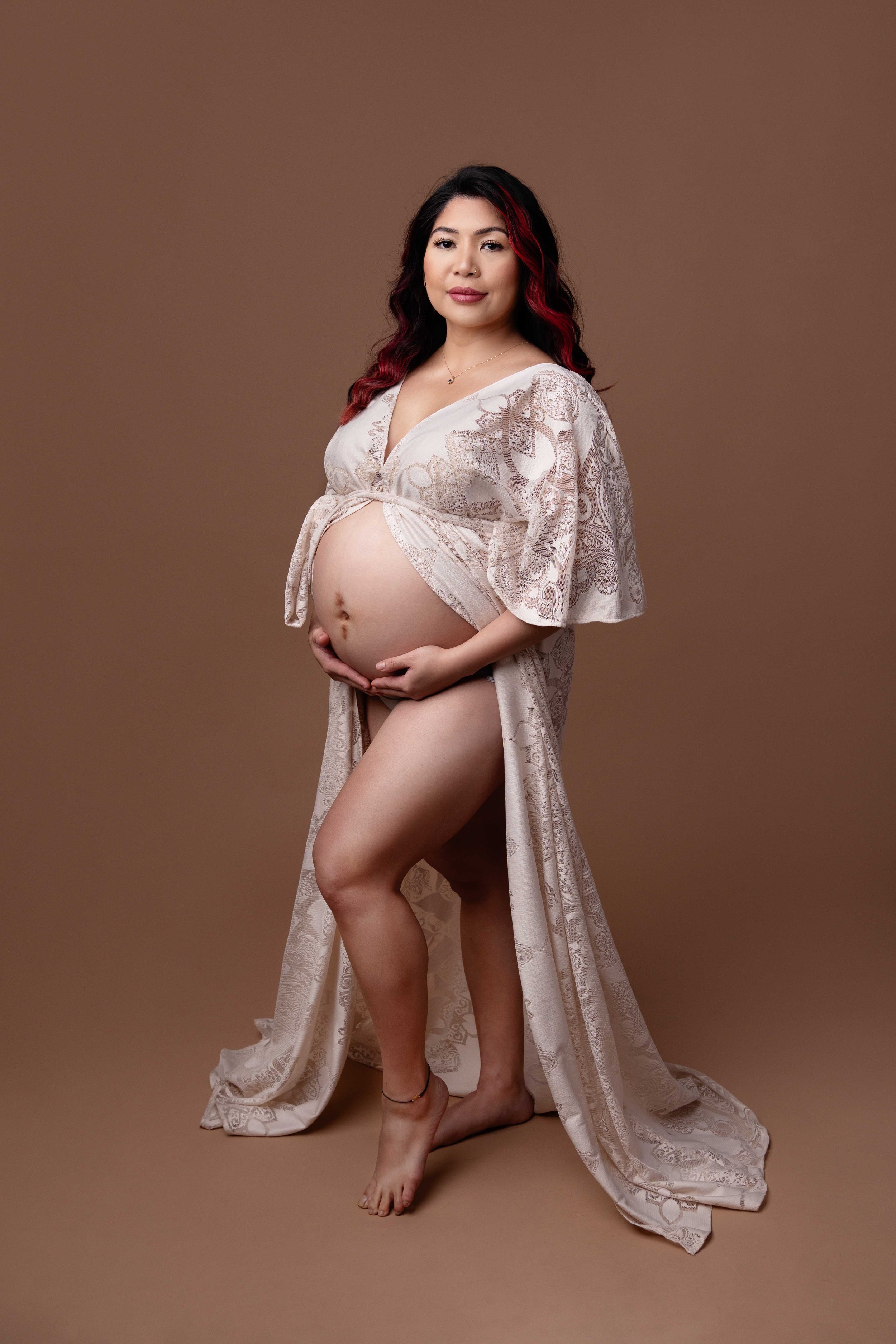MATERNITY PHOTOSHOOT WOLVERHAMPTON - MATERNITY PHOTOSHOOT NEAR ME - PREGNANCY PHOTOSHOOT NEAR ME - LEA COOPER PHOTOGRAPHY - pregnancy photoshoot telford .jpg