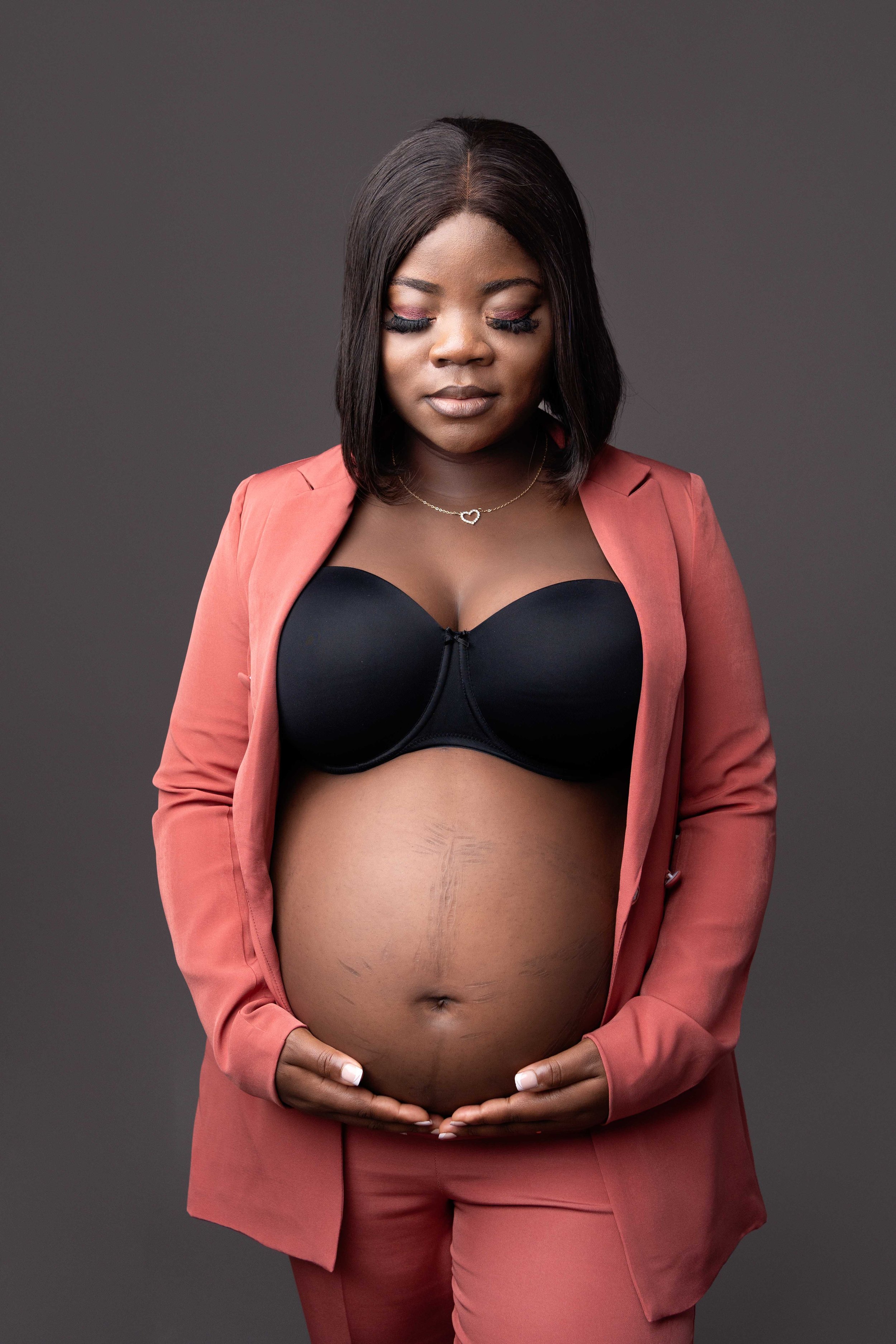 maternity photoshoot near me, pregnancy photoshoot near me, maternity photographer wolverhampton, maternity photoshoot willenhall, prengnacy photoshoot willenhall - lea cooper photography.jpg