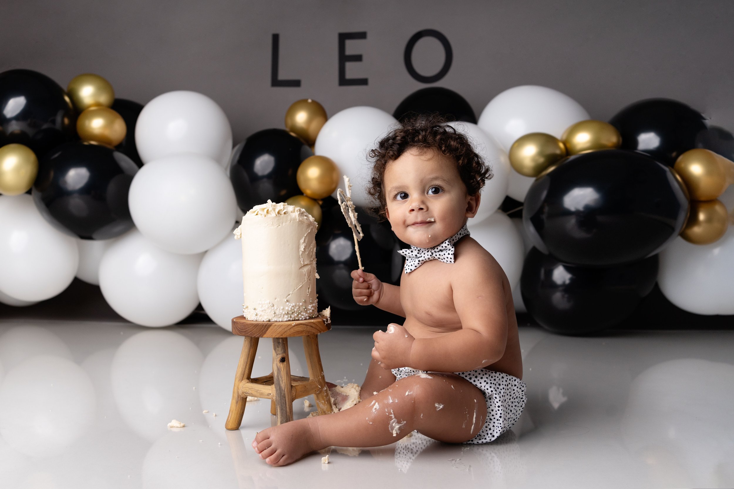 Leo-cake smash photoshoot wolverhampton - cake smash photography birmingham - cake smash near me - lea cooper photography - uk 19.jpg