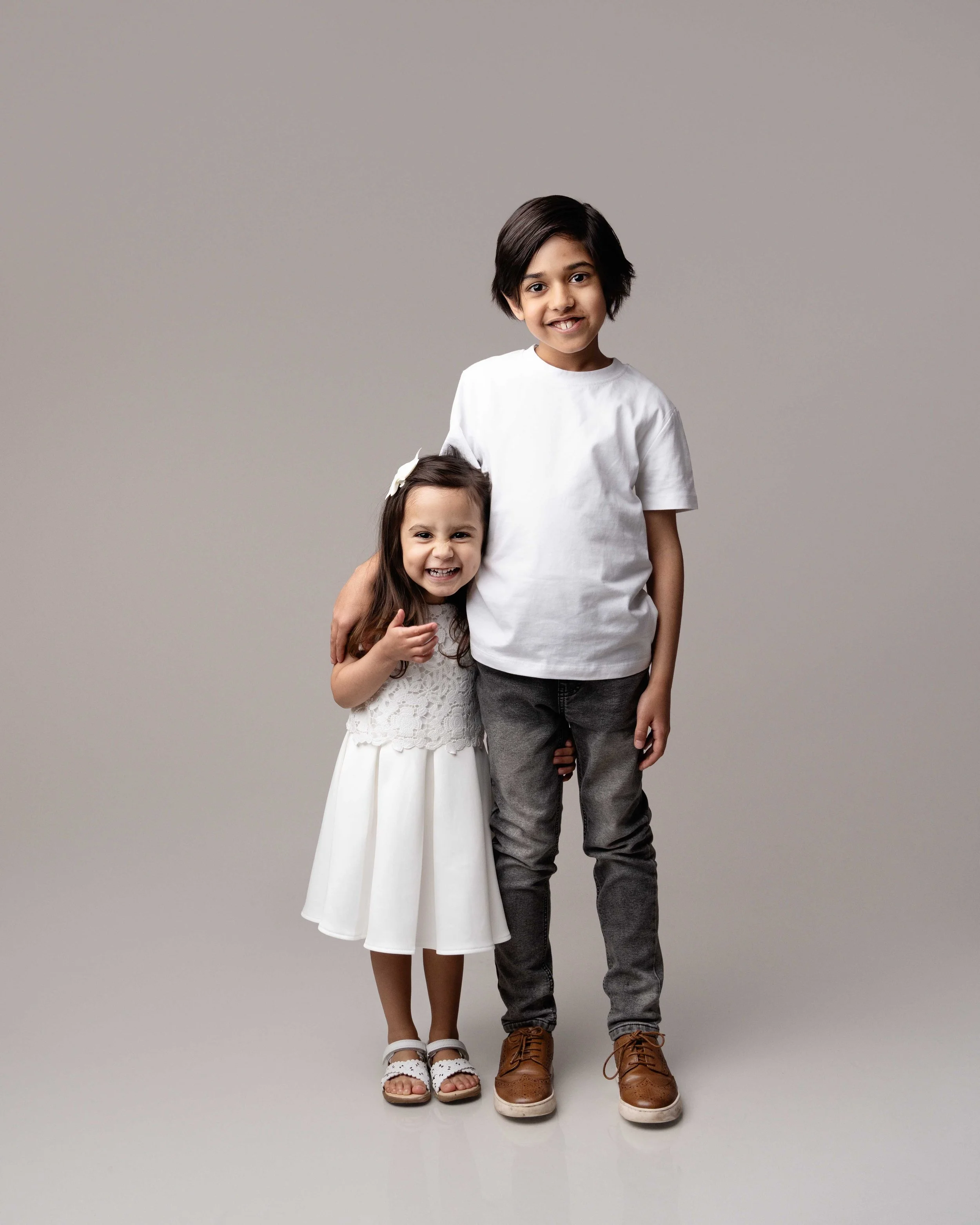 siblings photoshoot with lea cooper photography in birmingham within the west midlands