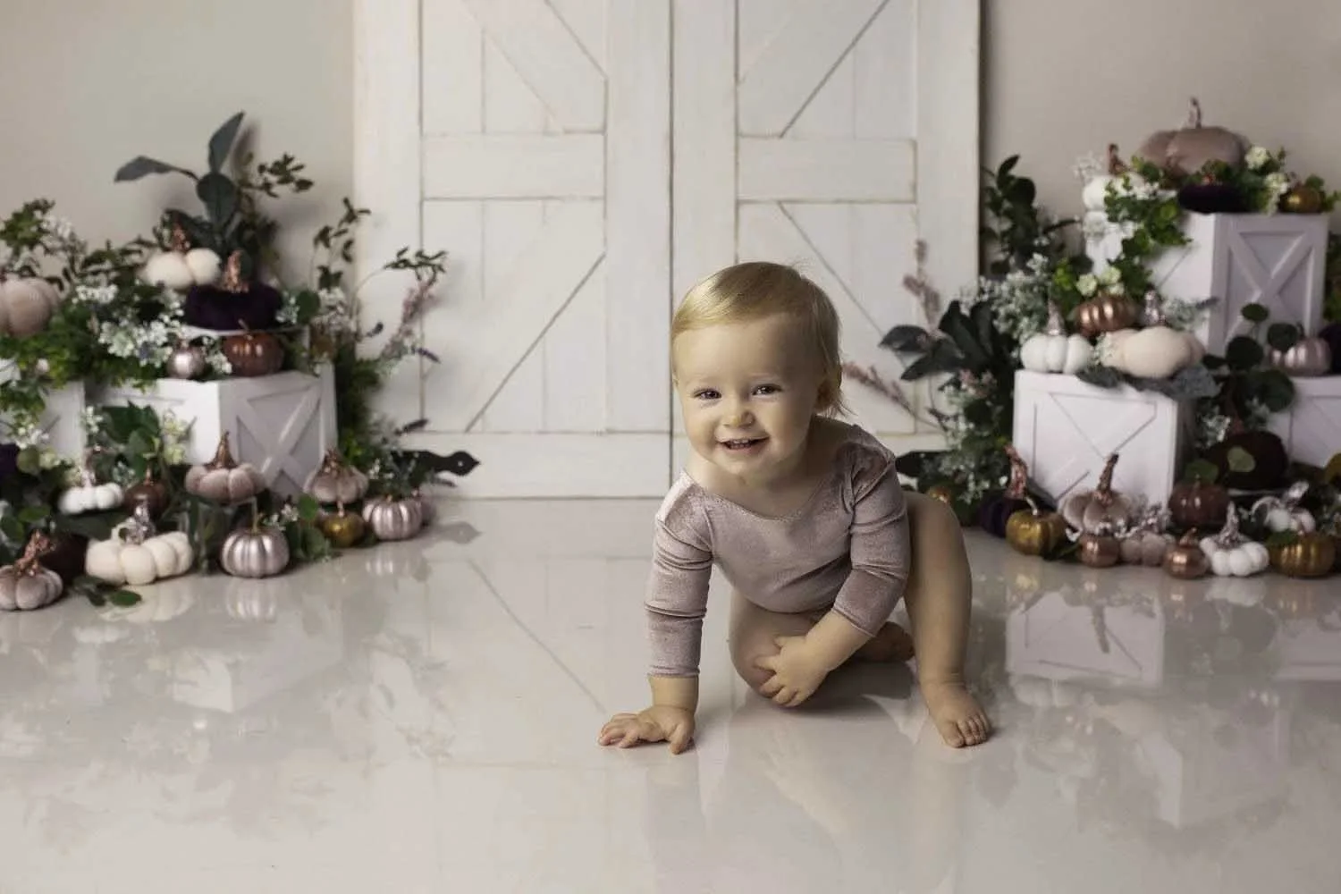 Cake smash photoshoot capturing a baby’s first birthday near Wolverhampton