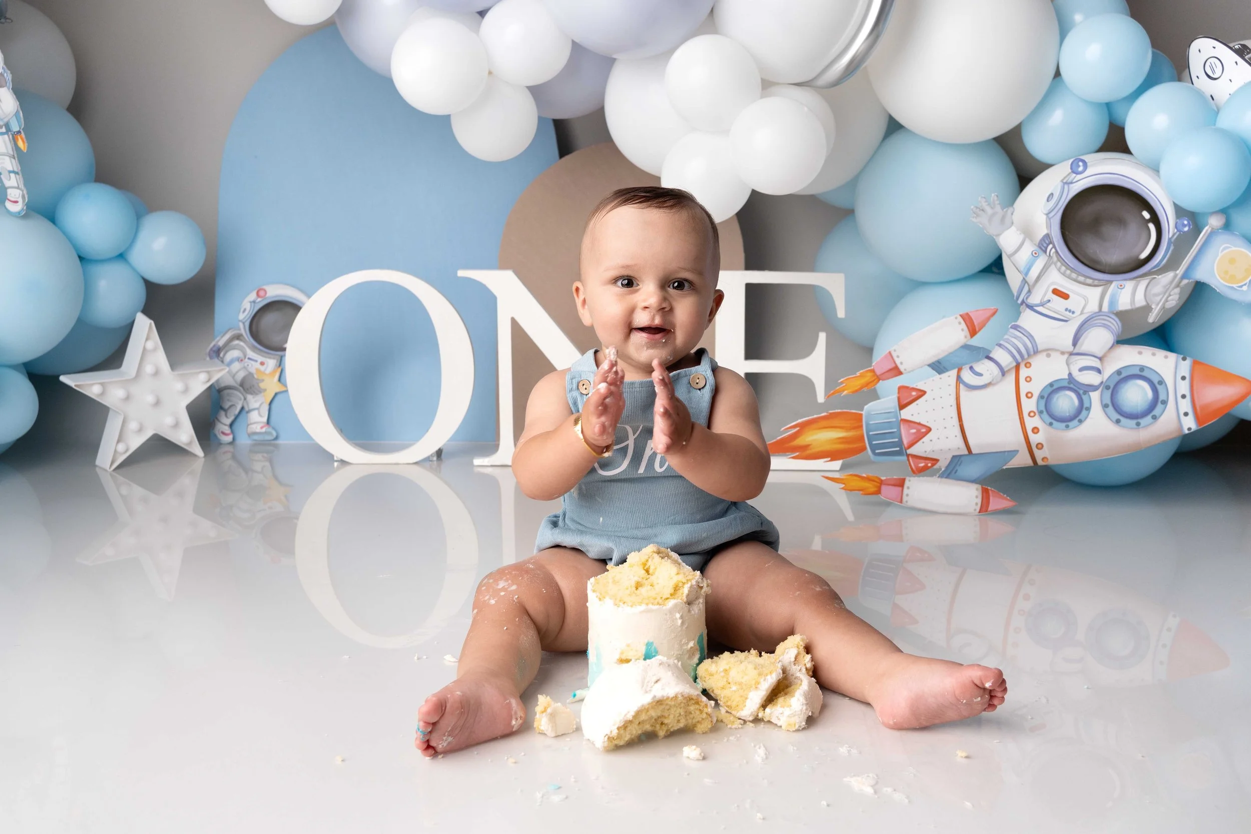 Cake smash photography session for a first birthday near Wolverhampton