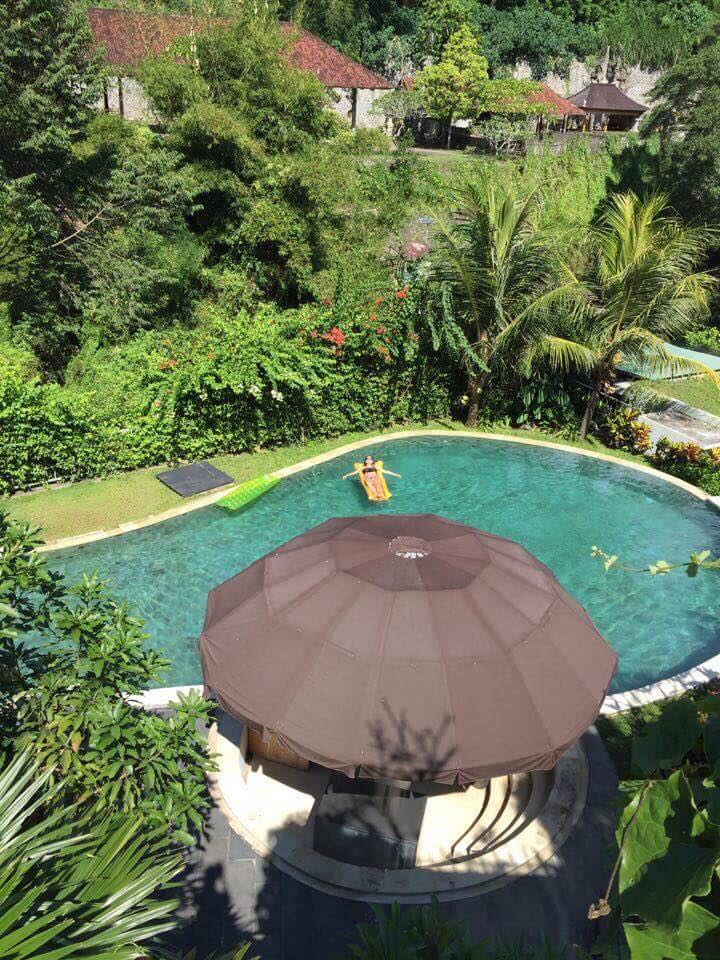 The time had stopped , The larger pool had awesome tropical view