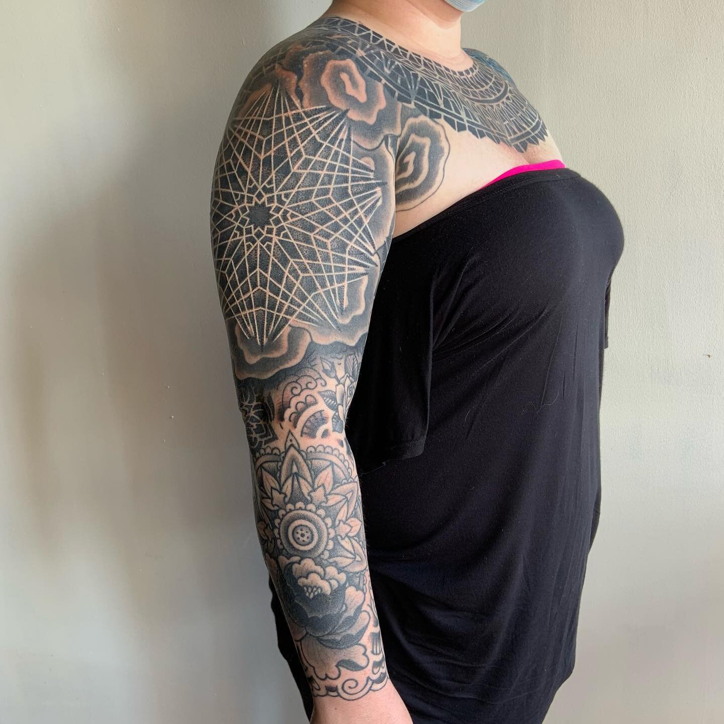 Been tattooing my friend Kelsey for awhile now. Made some good progress on the sleeve and chest blast overs!
Done @good_karma_tattoo 

.
.
.
.
.
.
.
.
.
.
.
#tttism #dotworktattoos #occultarcana #tattrx #omfgeometry #geometrip #geometrictattoohunter 