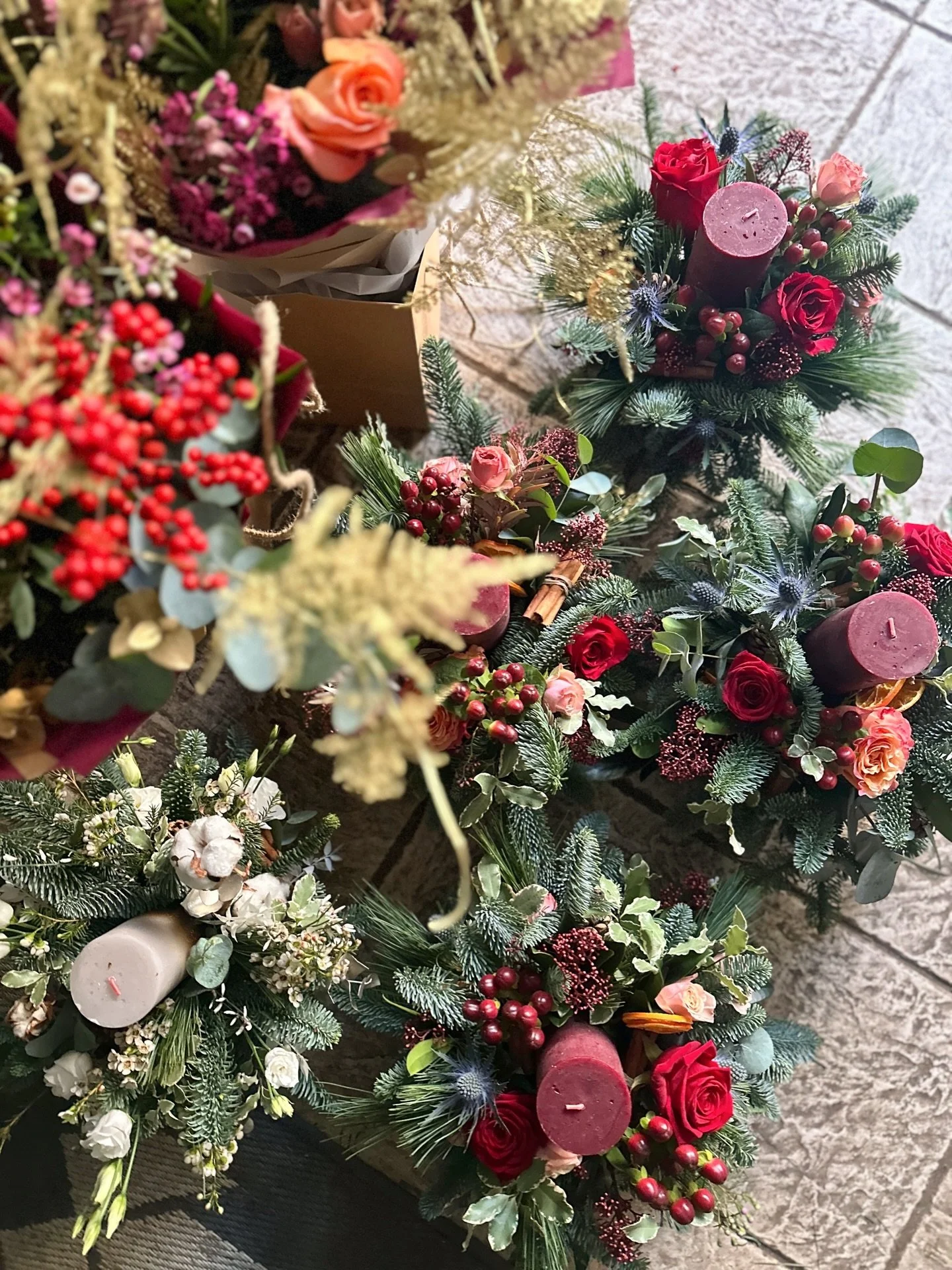 Running on Caffeine, Cake &amp; Christmas prettiness ✨

The last few delivery slots are available Tuesday (our last day for 2025) ahead of turning online orders off tomorrow 🤍