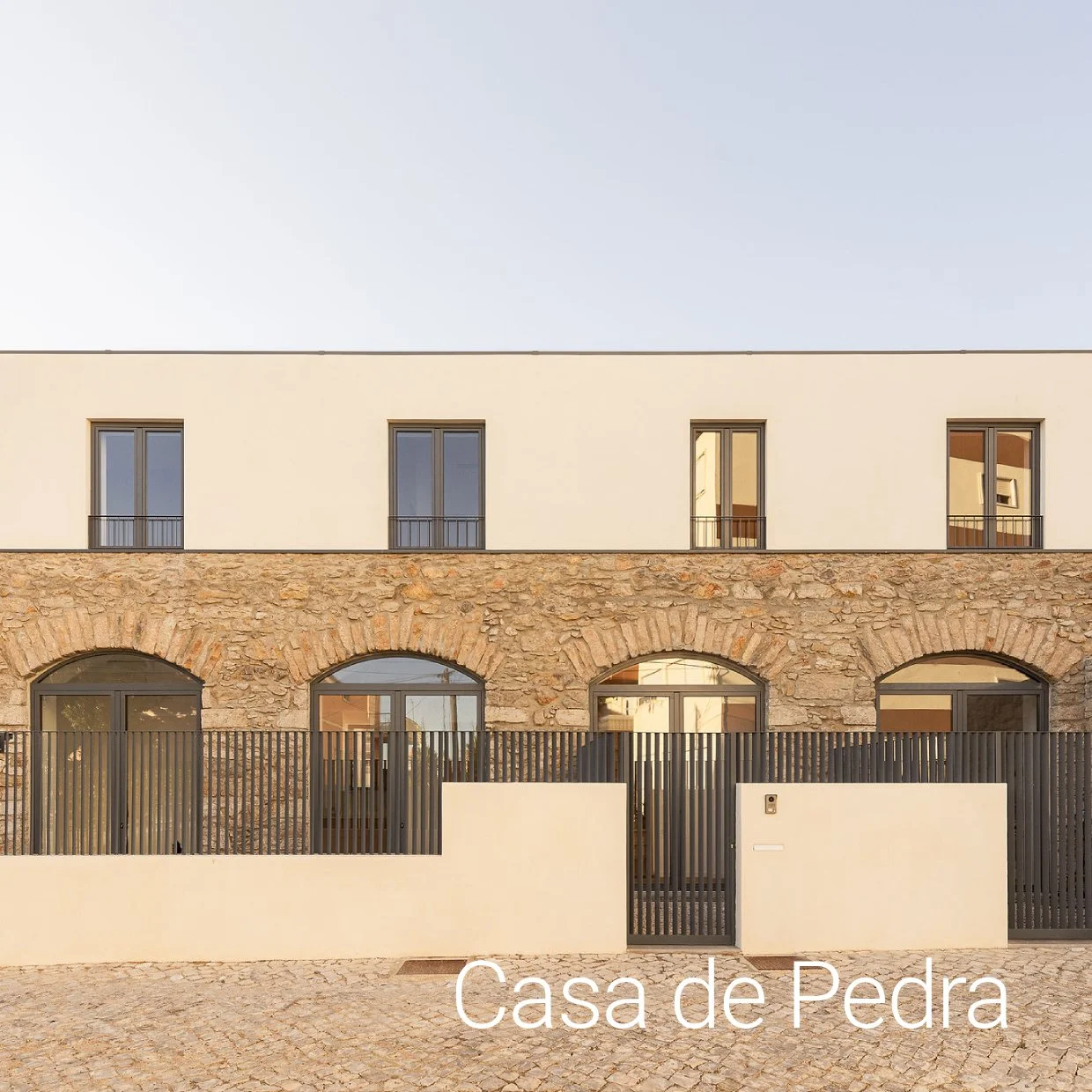 CasaPedraThumbs.jpg