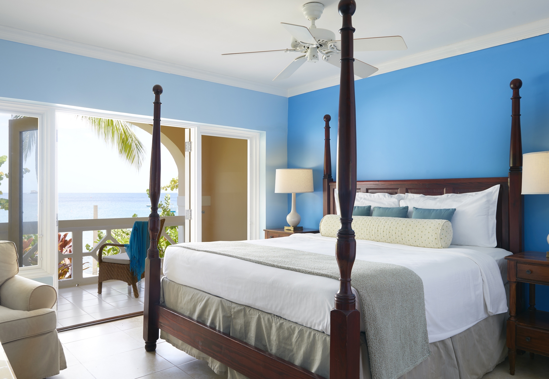 Luxury-Ocean-Front-Room.jpg