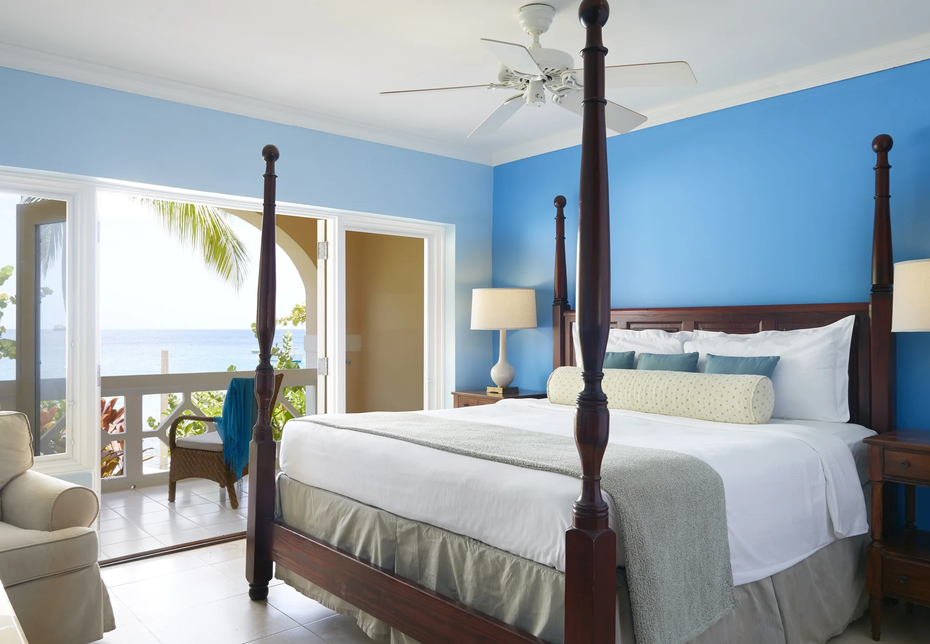 Luxury-Ocean-Front-Room.jpg