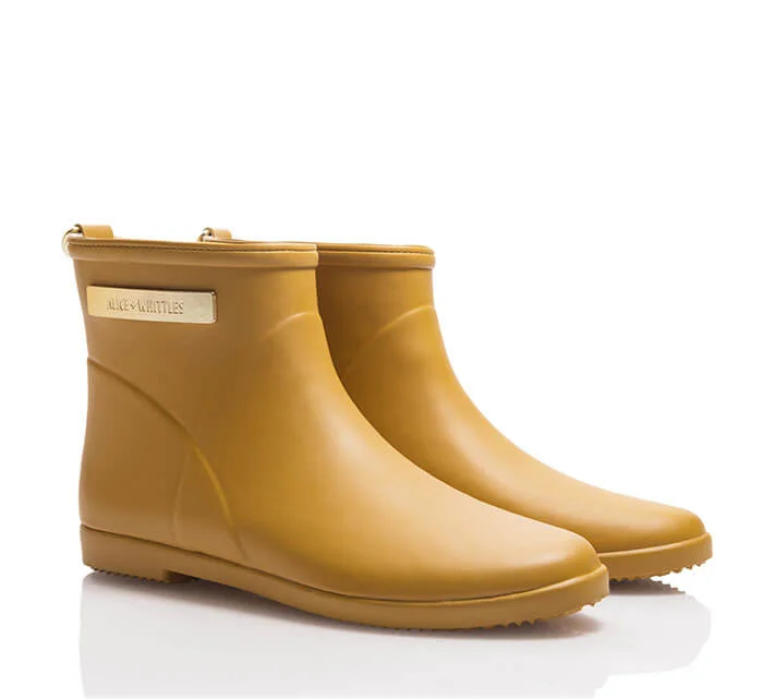 12 Best Women S Winter Boots And Hiking Boots For Women