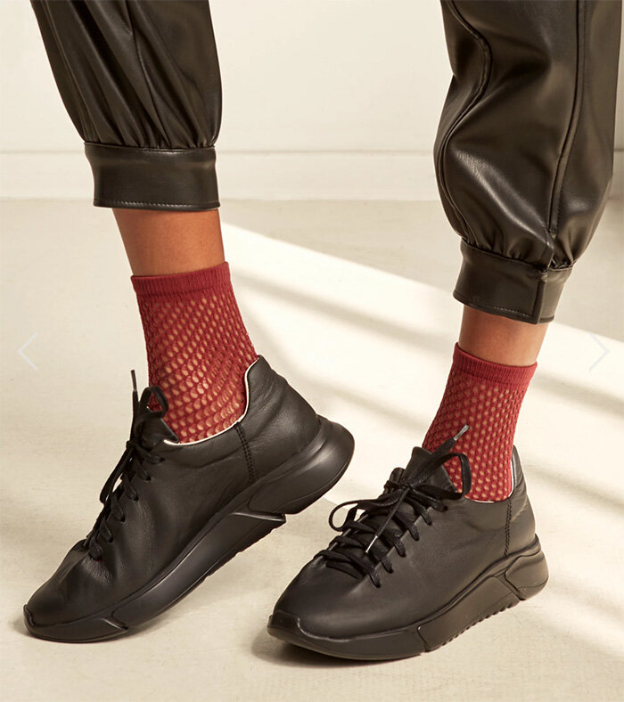 Alice + Whittles Minimalist Black Luxa Sneaker