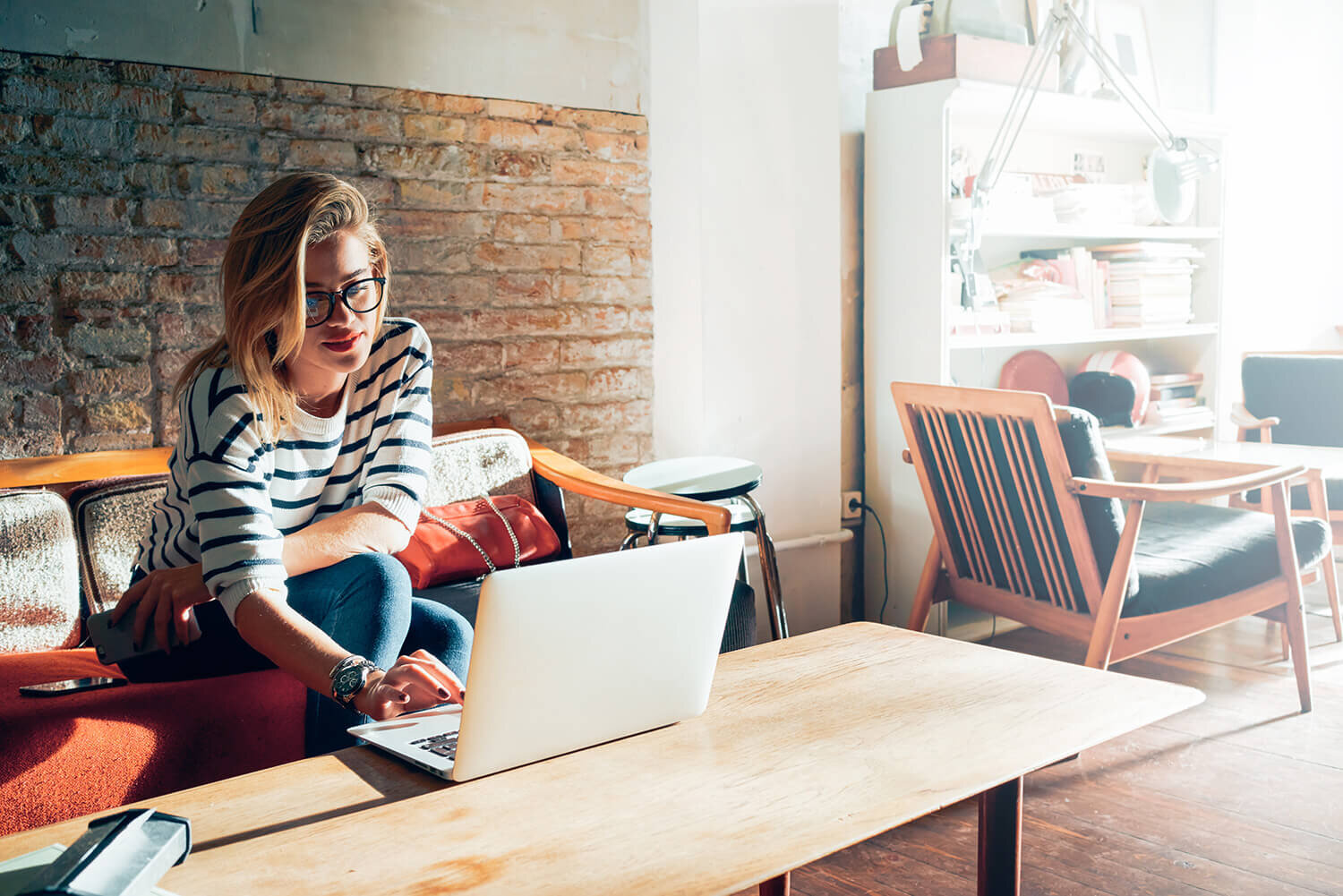 Top Must-Have Desk Accessories For Your Home Office