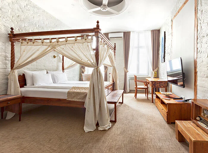 Canopy Bed Bedroom Decor Ideas