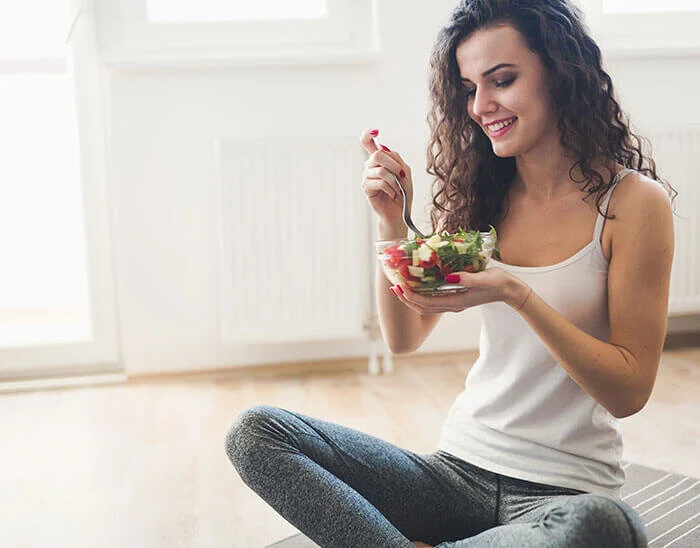 Add Peaches To Your Salad To Stay Hydrated This Summer