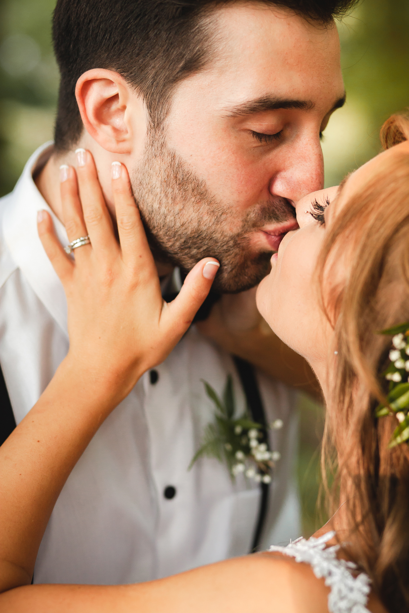 Amy D Photography- Bride and Groom- Wedding Poses- Muskoka Wedding- Barrie Wedding Photographer- Best Wedding Photographer- Muskoka Wedding Photography- Bride Pose- Groom Pose-5.jpg