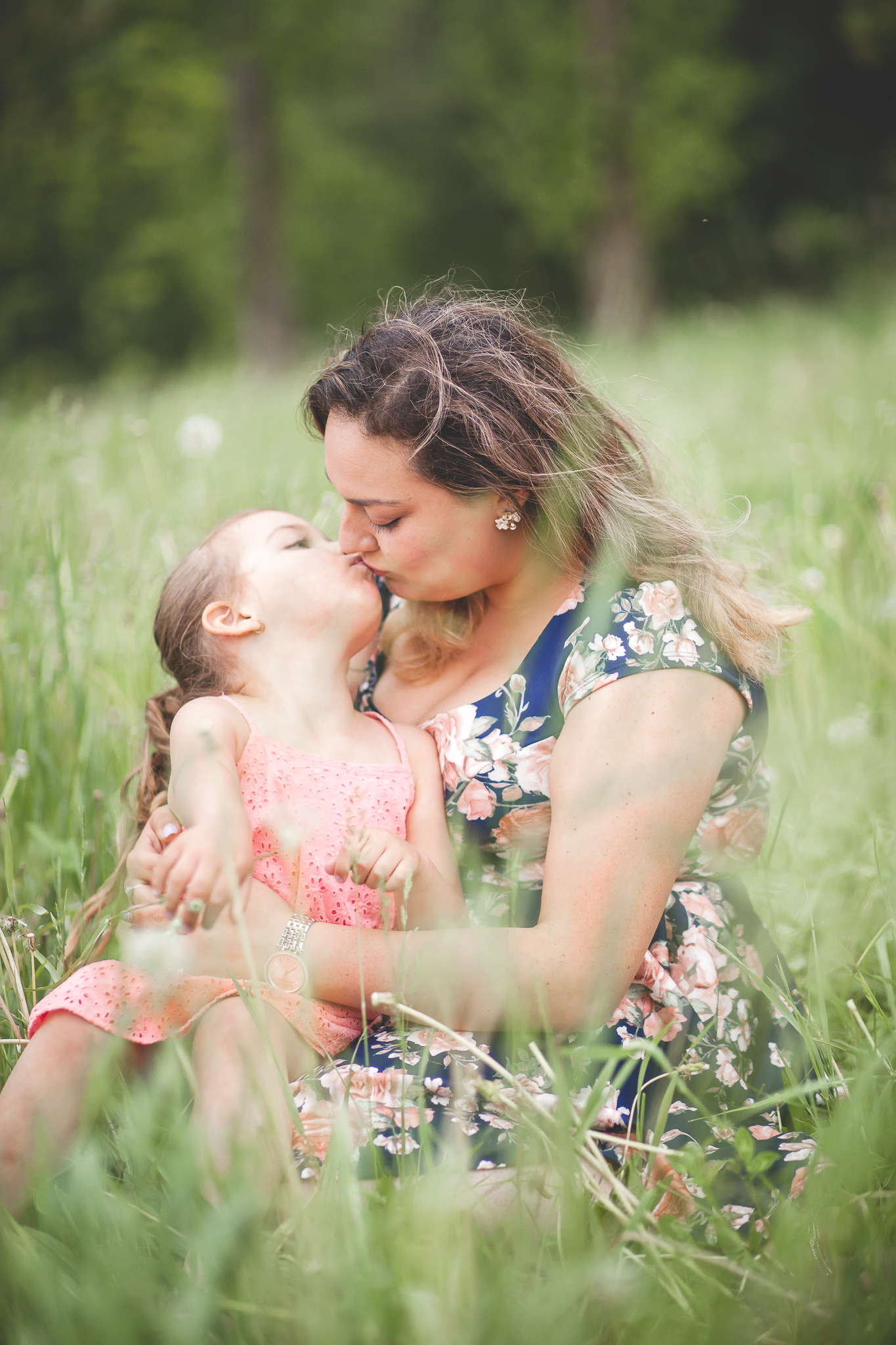 Family+Photography-+Lifestyle+Family+Photography-+Candid+Family+Photography-+Family+Field-+Family+with+Dog-+Barrie+Family+Photographer-+Apple+Orchard+Family+Session+(17+of+49).jpg