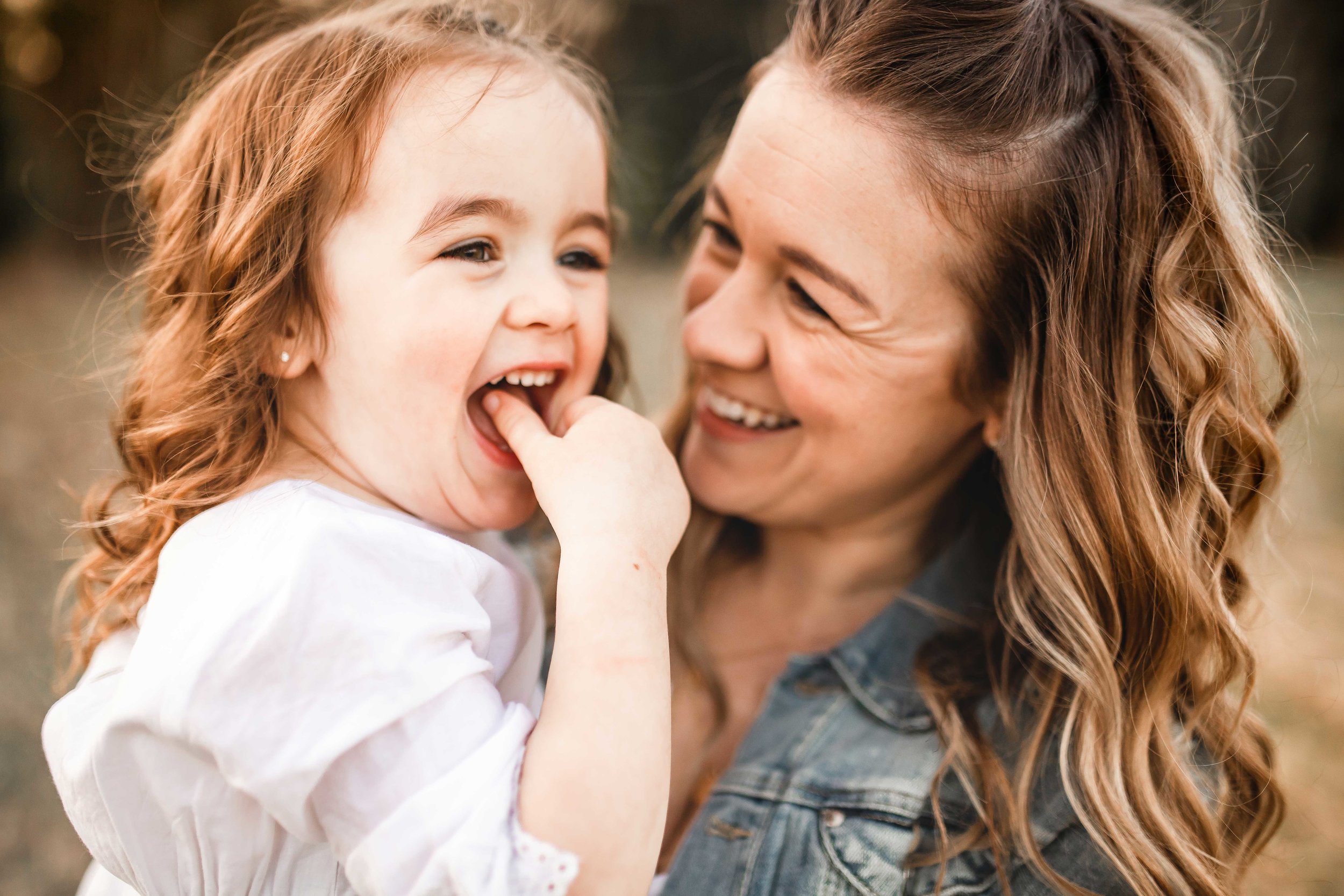 Amy-D-Photography--Family-Photography--Mom-and-Daughter-Session--Mothers-Day-Session--Mom-Photos--Family-Photos--Mom-and-Children-Session--Golden-Hour-Session-110.jpg