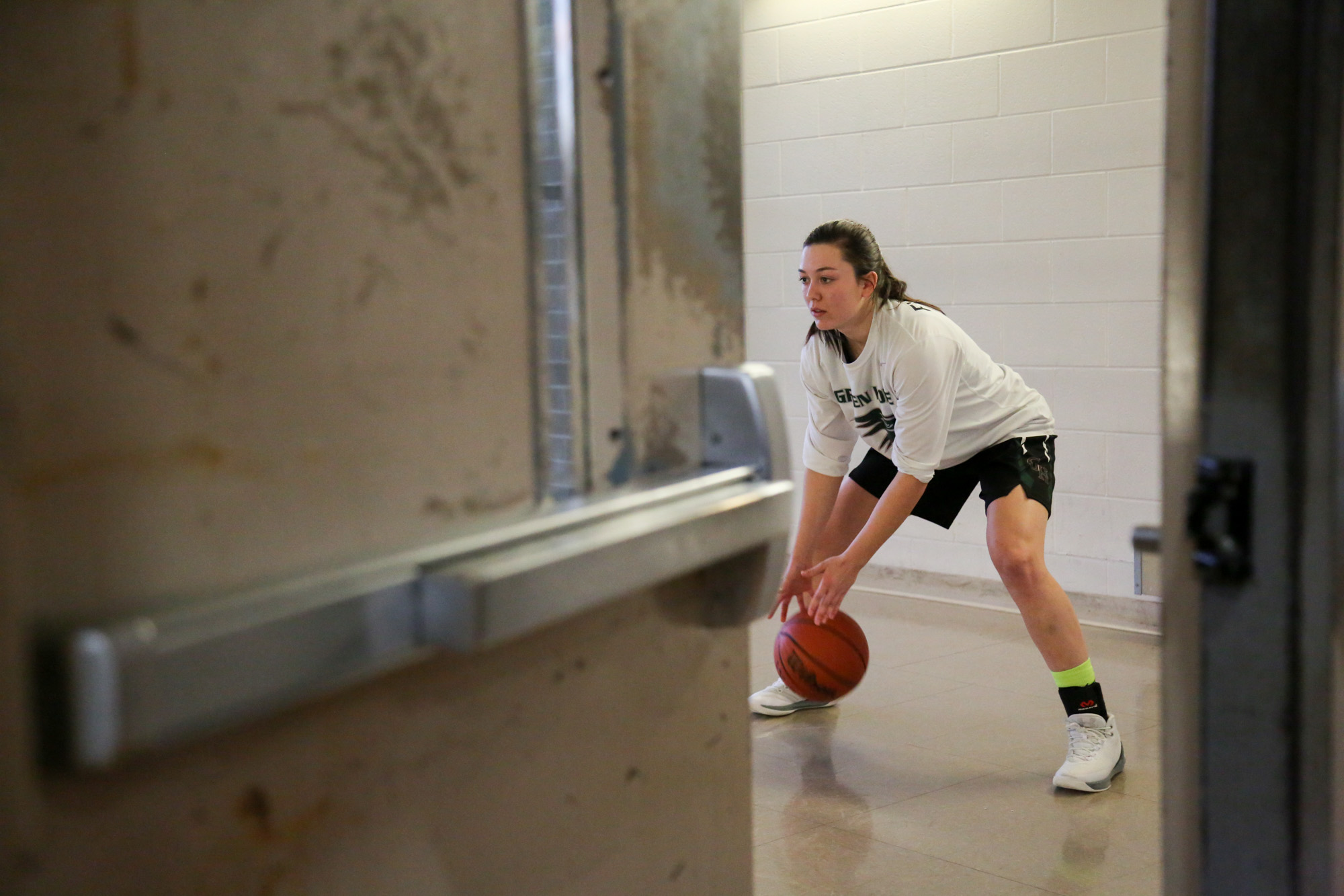  Kelly Fitzgerald practices a lot outside the gym before going for the real game on Feb.10, 2017. 