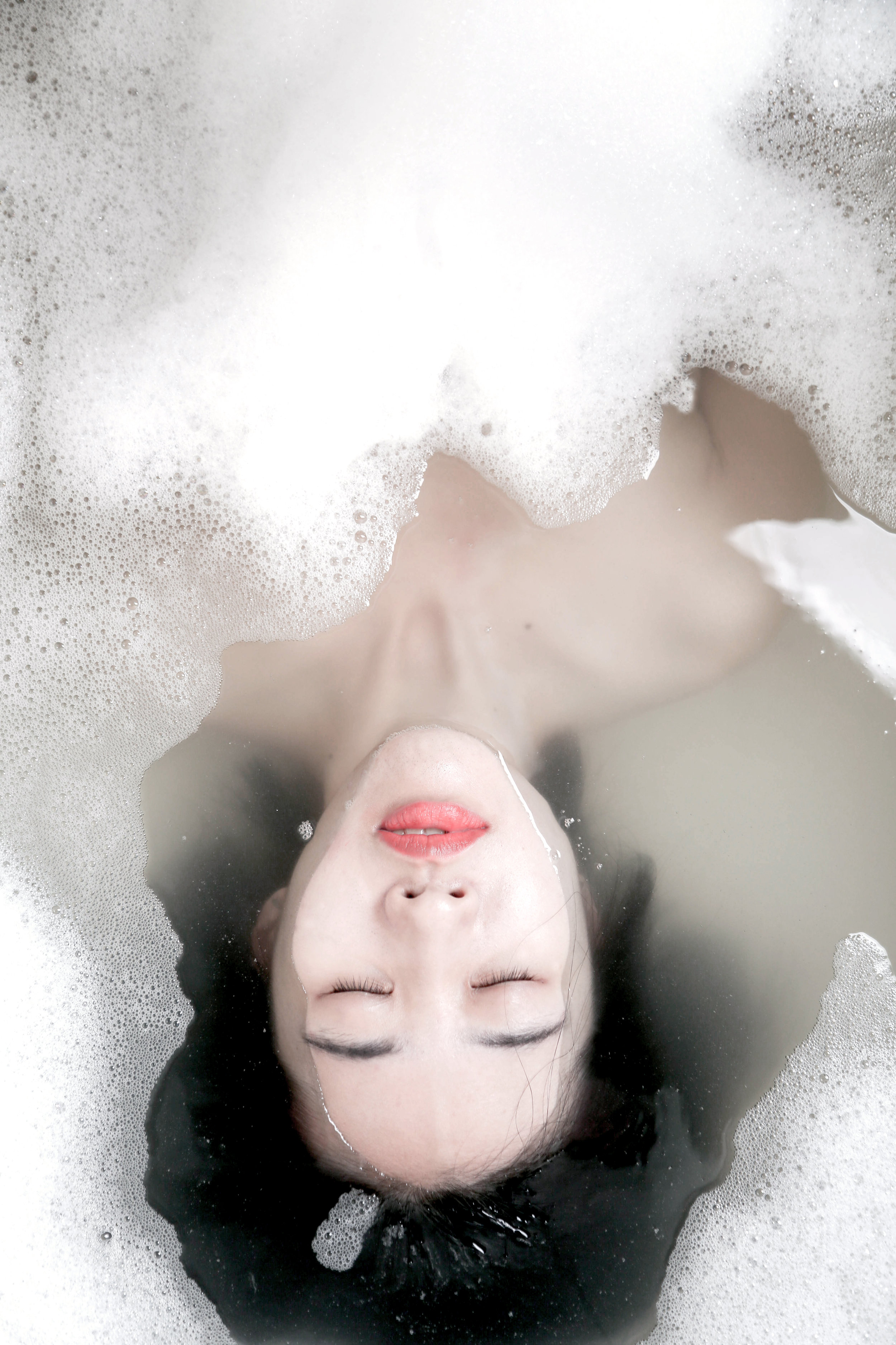  Xiaoyin chen poses in water in a bath tab on Oct.25,2016. 