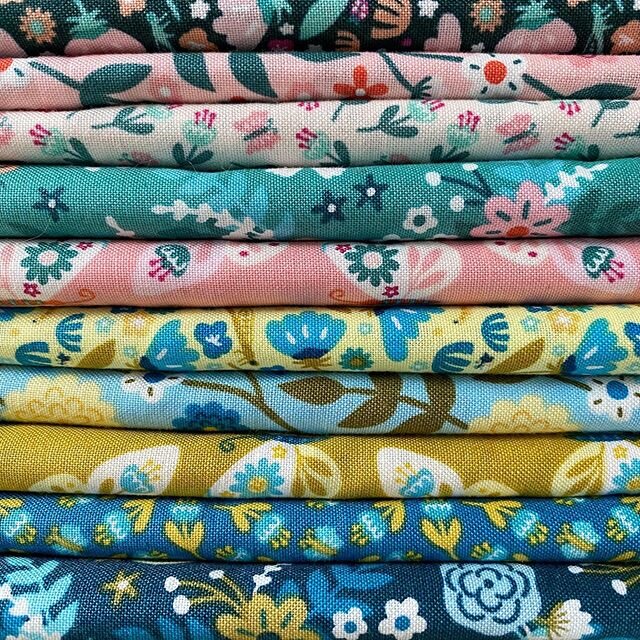 Next month our first delivery ships! 
Summer Garden by Mandy Porta

#summergarden_fabric @mandyporta #felicityfabrics #thejoyoffabric
