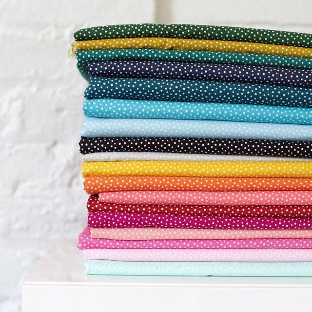 Speckles! - part of our 60 core Basics - in 18 dotty colors.
#thejoyoffabric