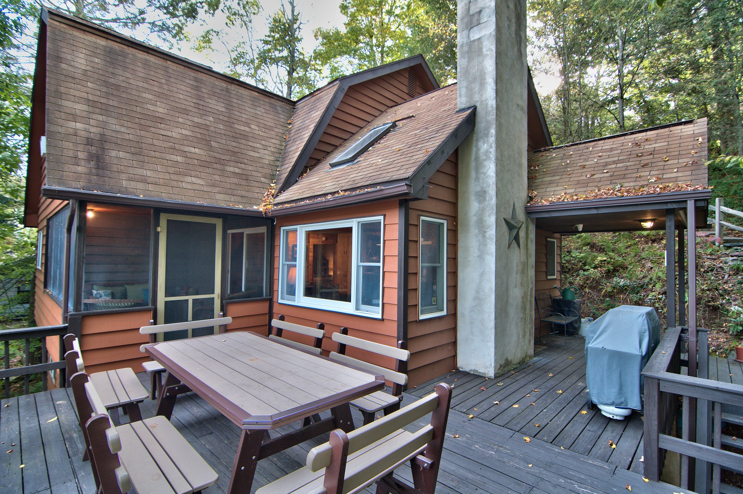 Exterior View 22.jpg