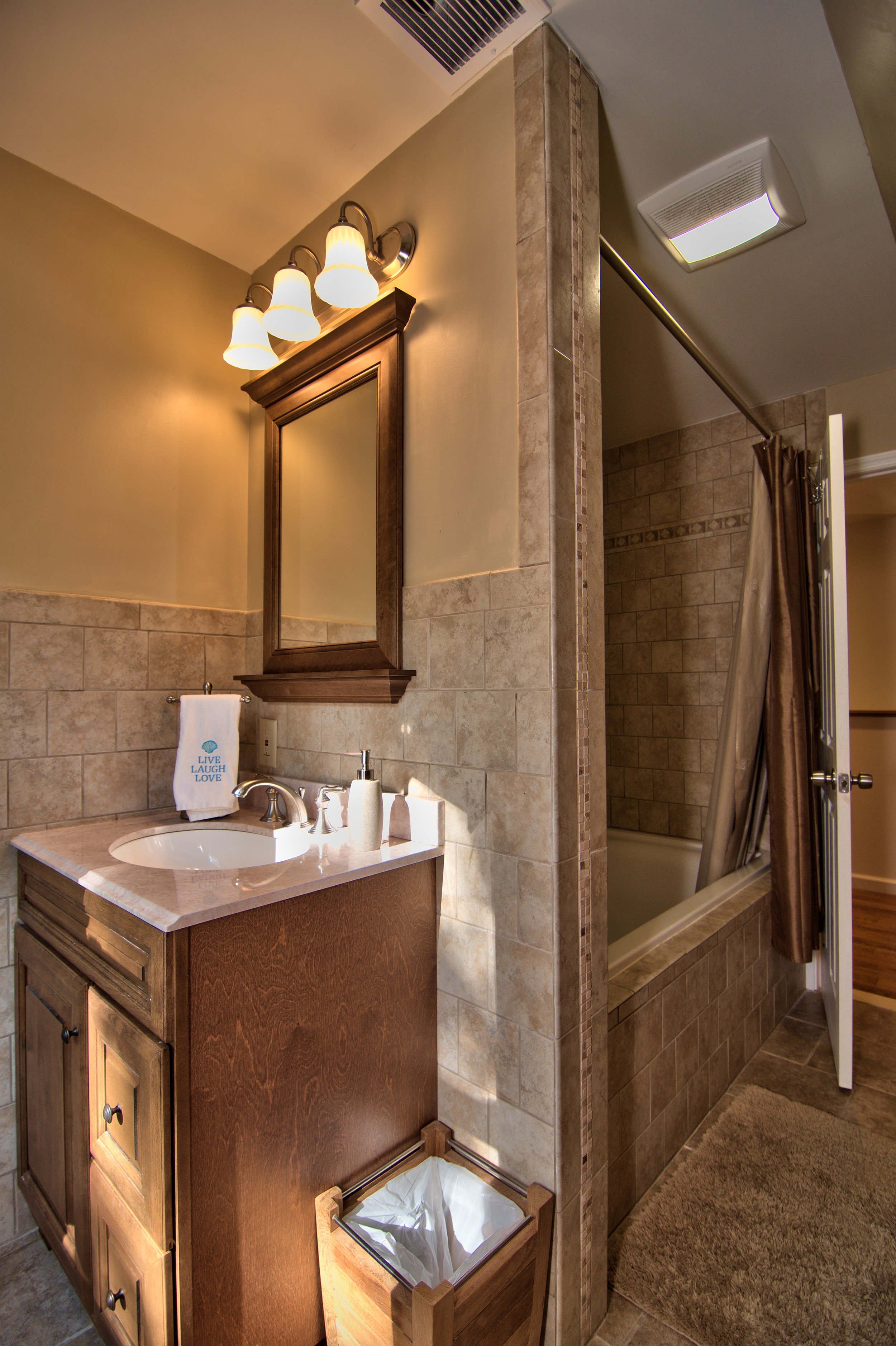 2nd Floor Bath View 5.jpg