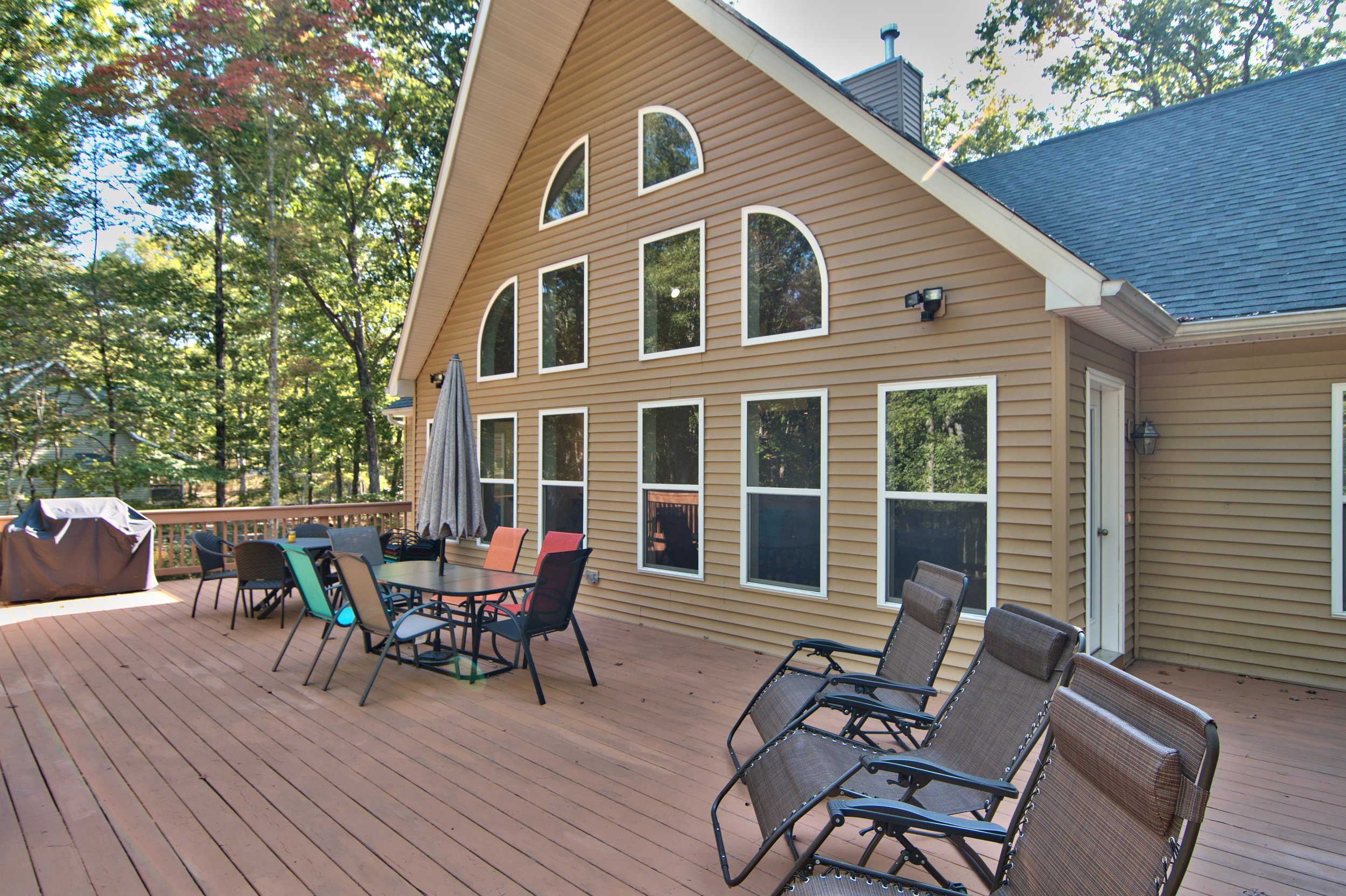 Exterior View 12.jpg