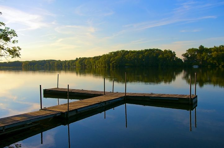 dock-on-beeds-lake-4153215__480.jpg