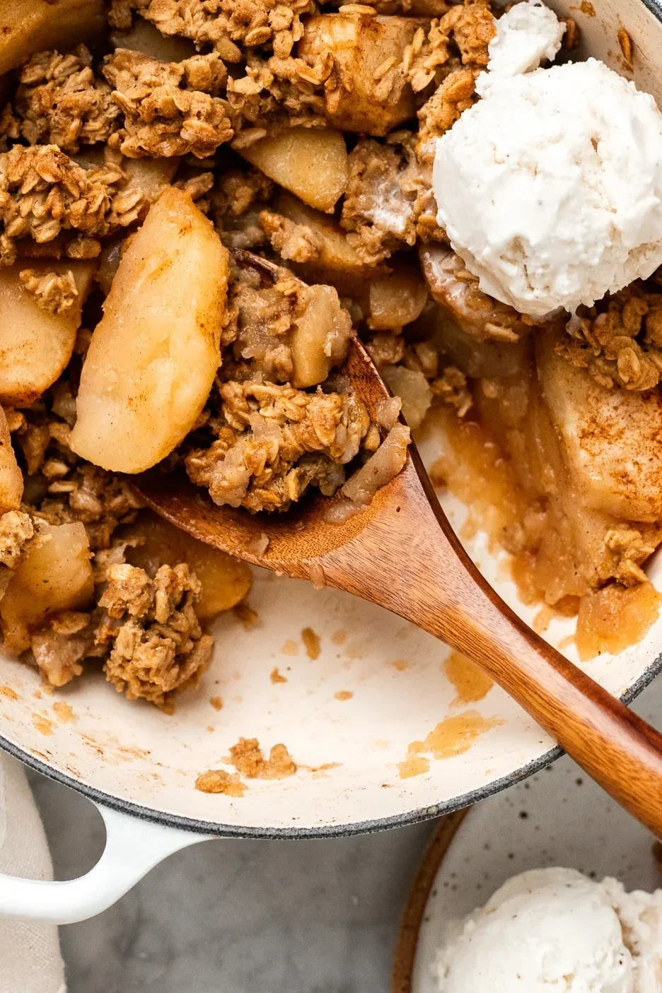 vegan-apple-crisp-recipe_0003.webp