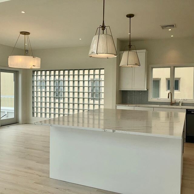 #projeclongport is almost ready for my fabulous clients to start enjoying! This is the newly #renovated #kitchen and #openconcept #livingroom and #diningroom . #covid19 delayed all of our #customfurniture , but with a #view like that who needs much m