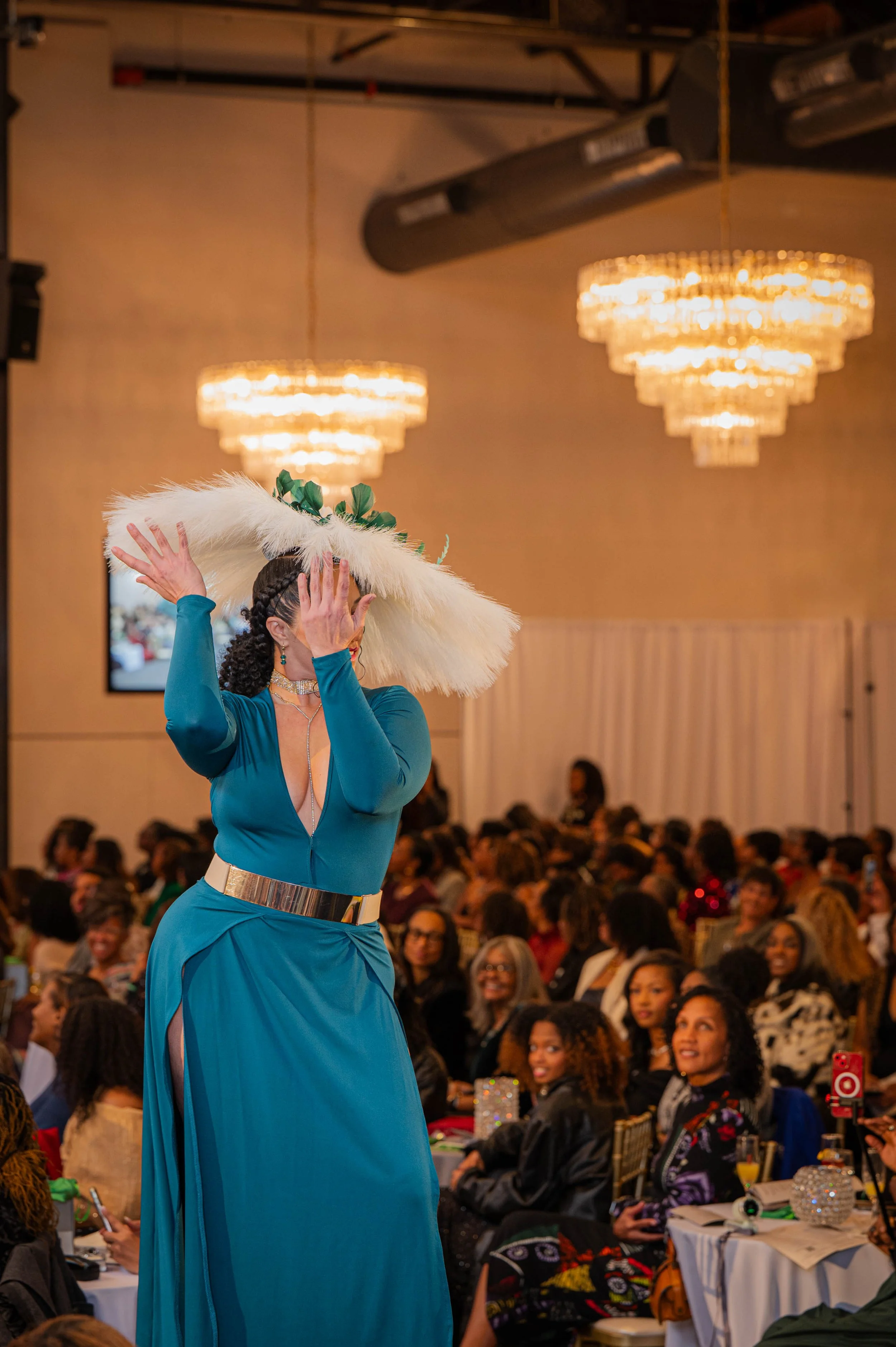 jo_hayes_images_the_revelry_emerald_affair_links_fashion_show-182.jpg