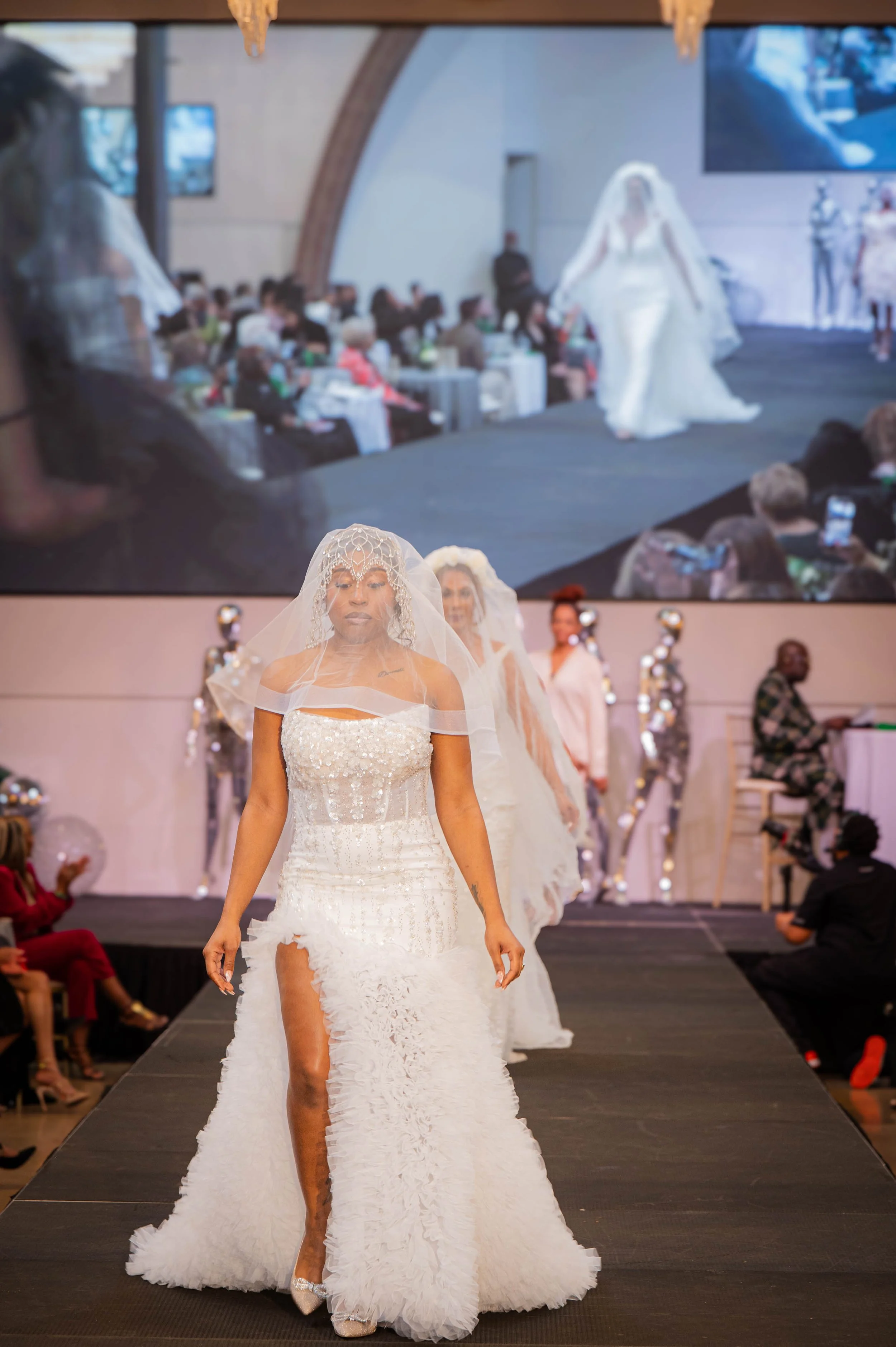 jo_hayes_images_the_revelry_emerald_affair_links_fashion_show-118.jpg