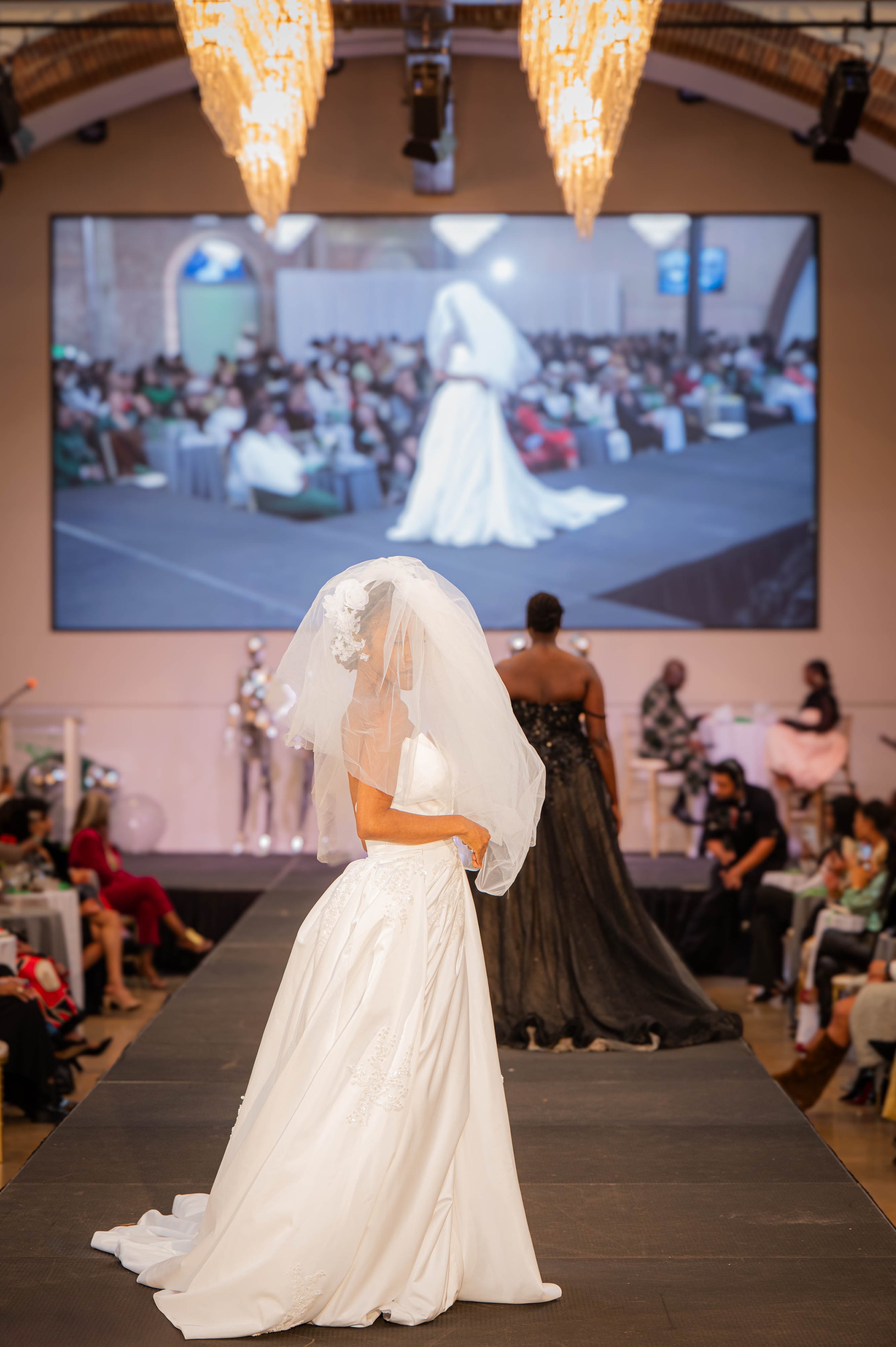 jo_hayes_images_the_revelry_emerald_affair_links_fashion_show-110.jpg