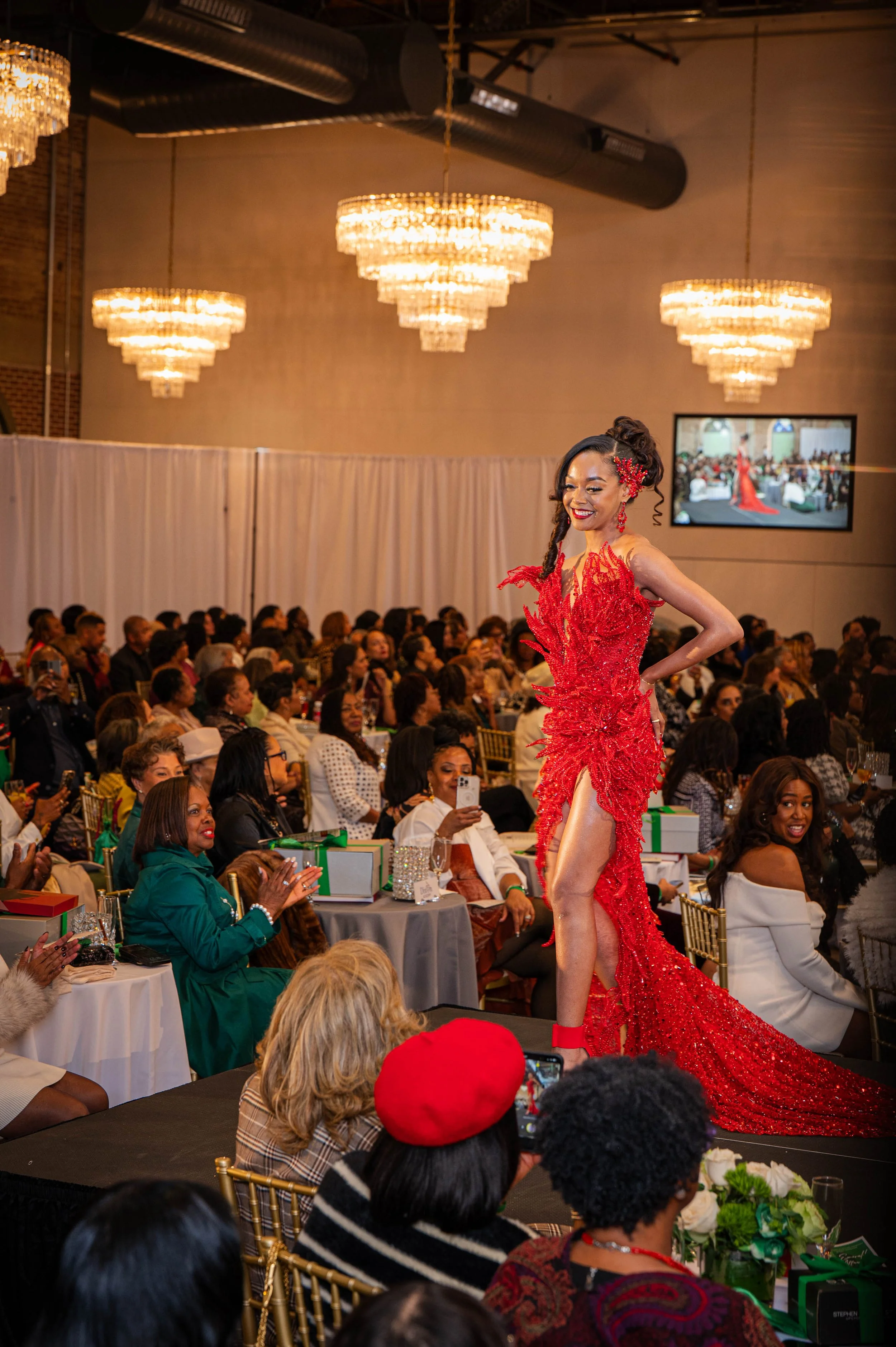 jo_hayes_images_the_revelry_emerald_affair_links_fashion_show-132.jpg