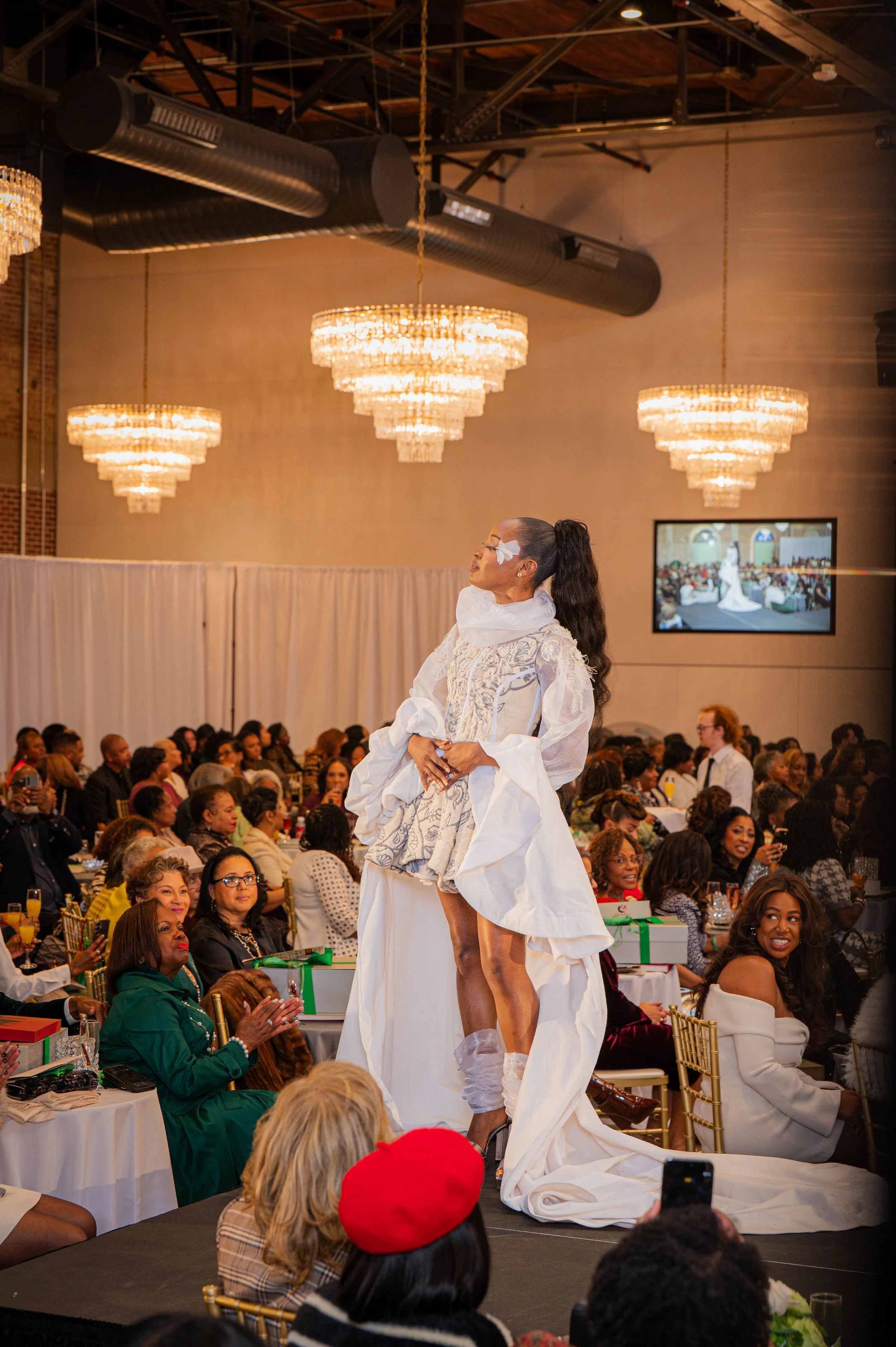 jo_hayes_images_the_revelry_emerald_affair_links_fashion_show-123.jpg