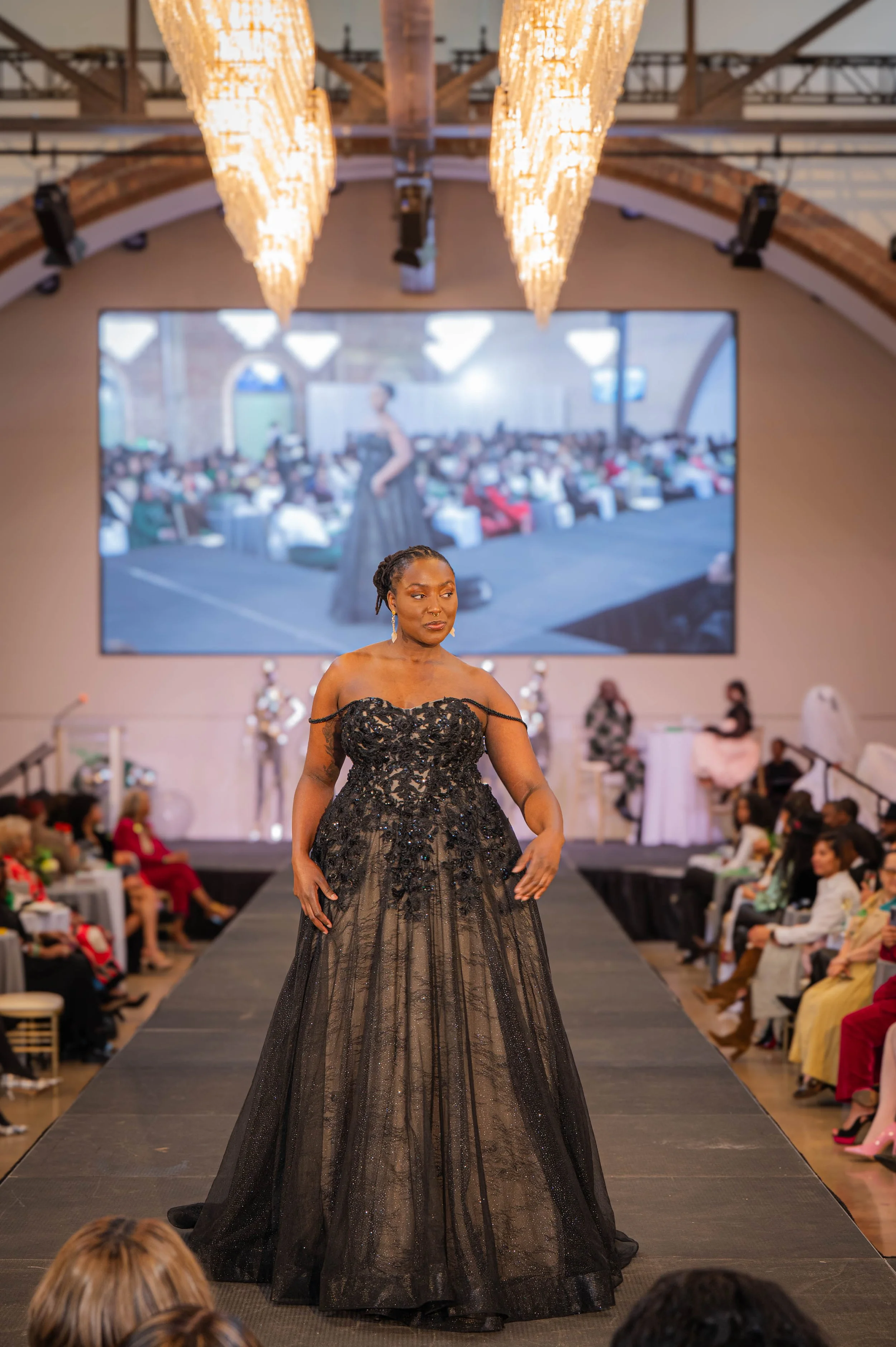 jo_hayes_images_the_revelry_emerald_affair_links_fashion_show-109.jpg