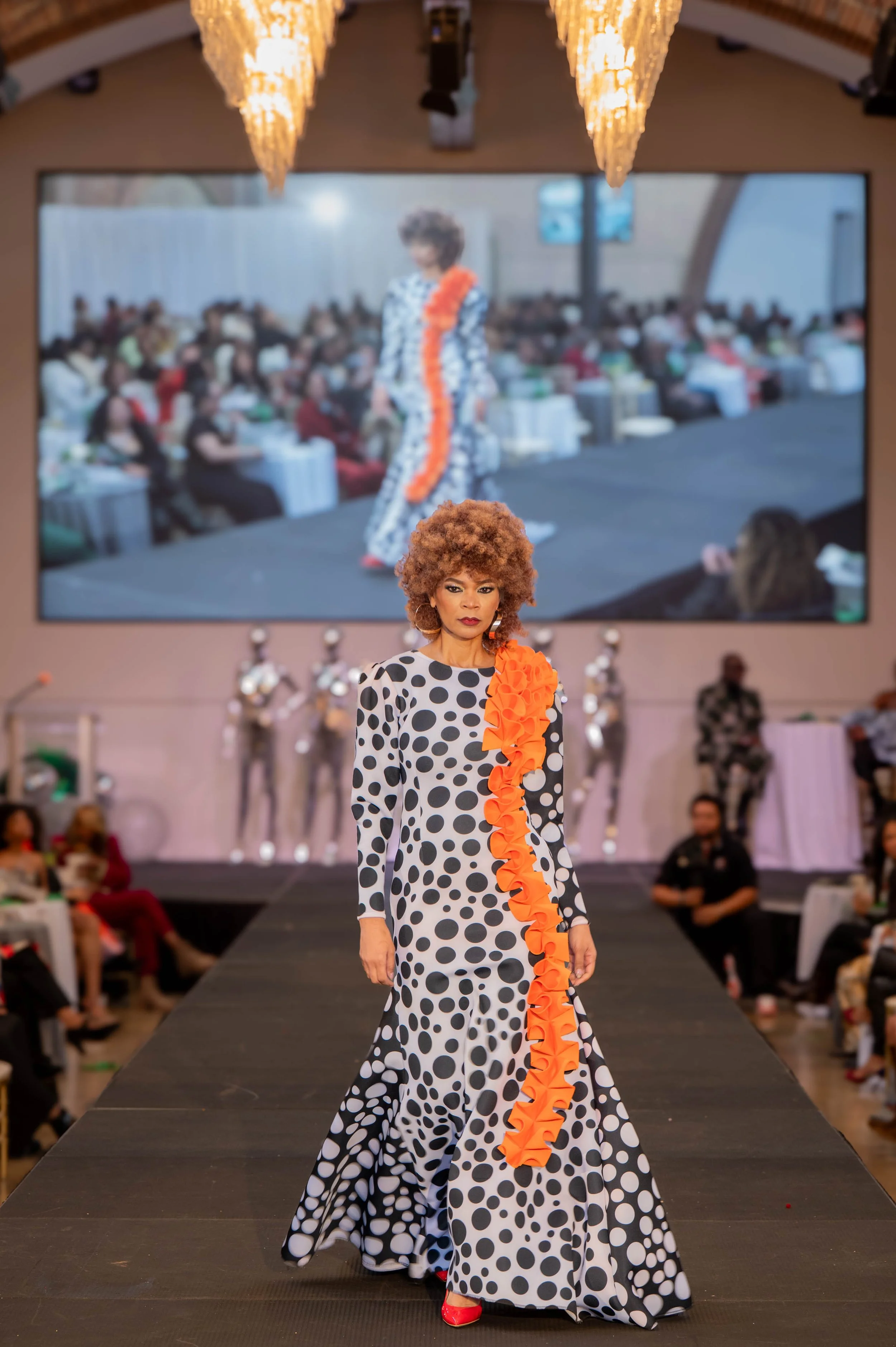 jo_hayes_images_the_revelry_emerald_affair_links_fashion_show-195.jpg
