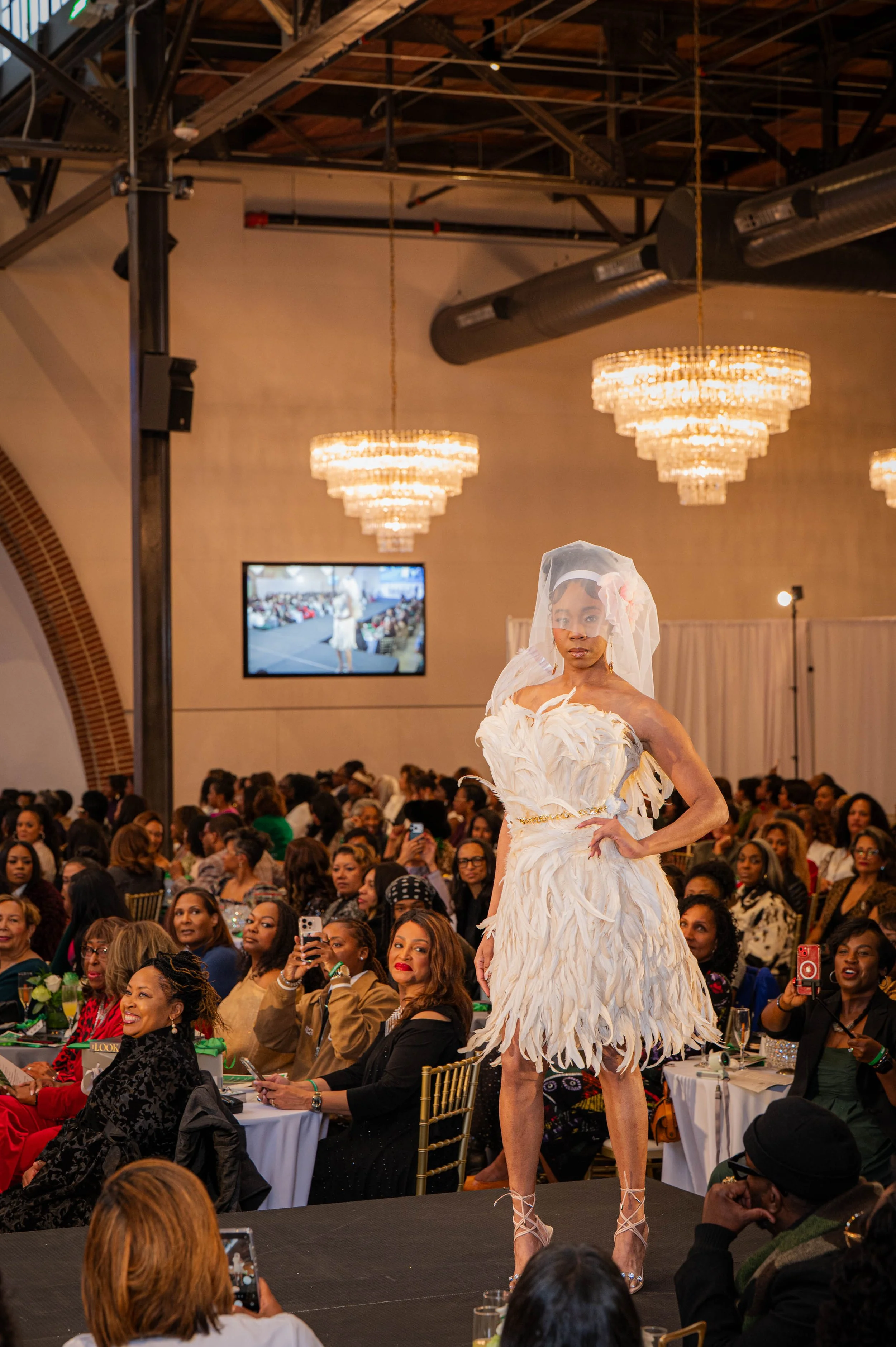 jo_hayes_images_the_revelry_emerald_affair_links_fashion_show-117.jpg