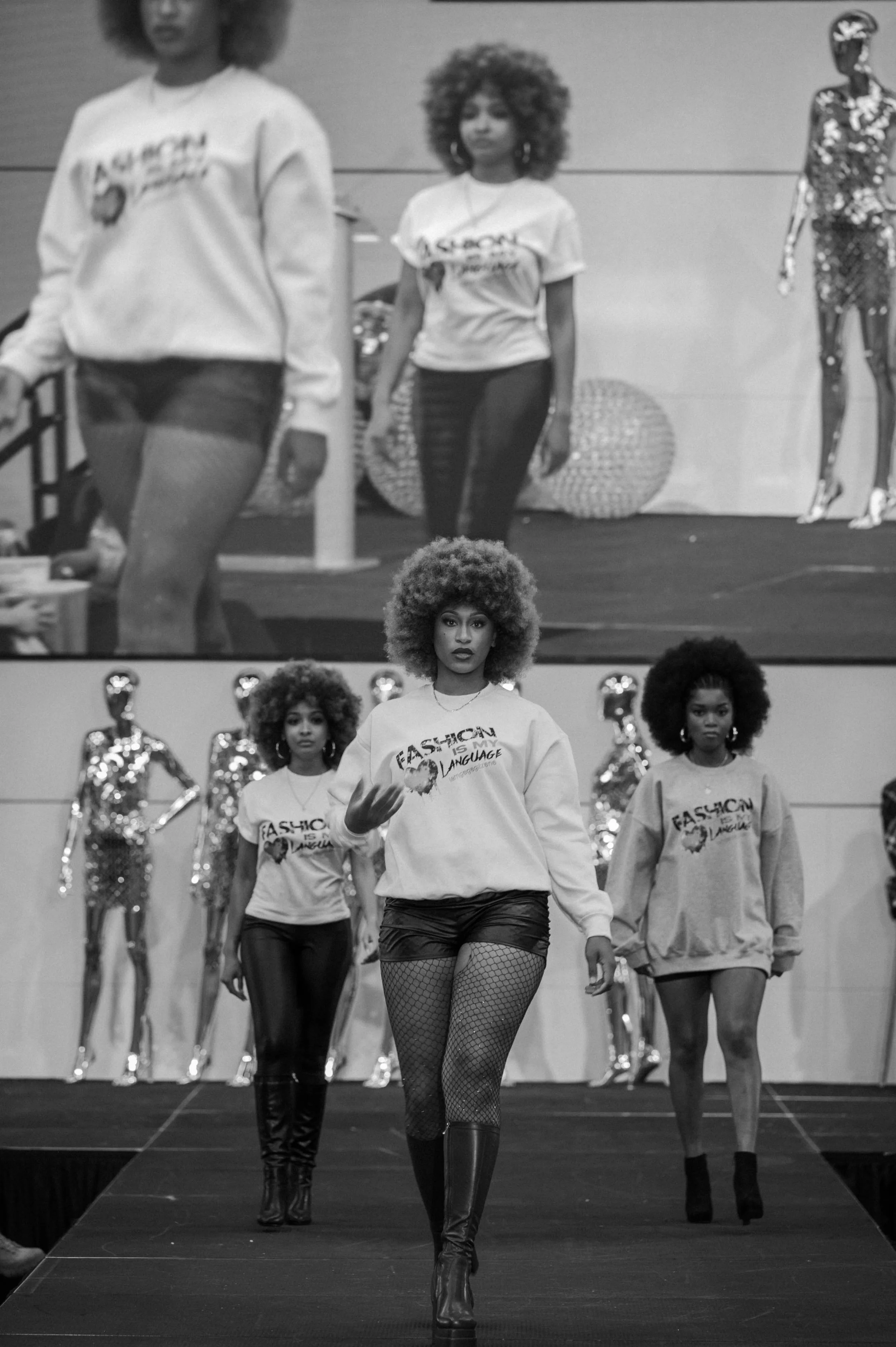 jo_hayes_images_the_revelry_emerald_affair_links_fashion_show-188.jpg