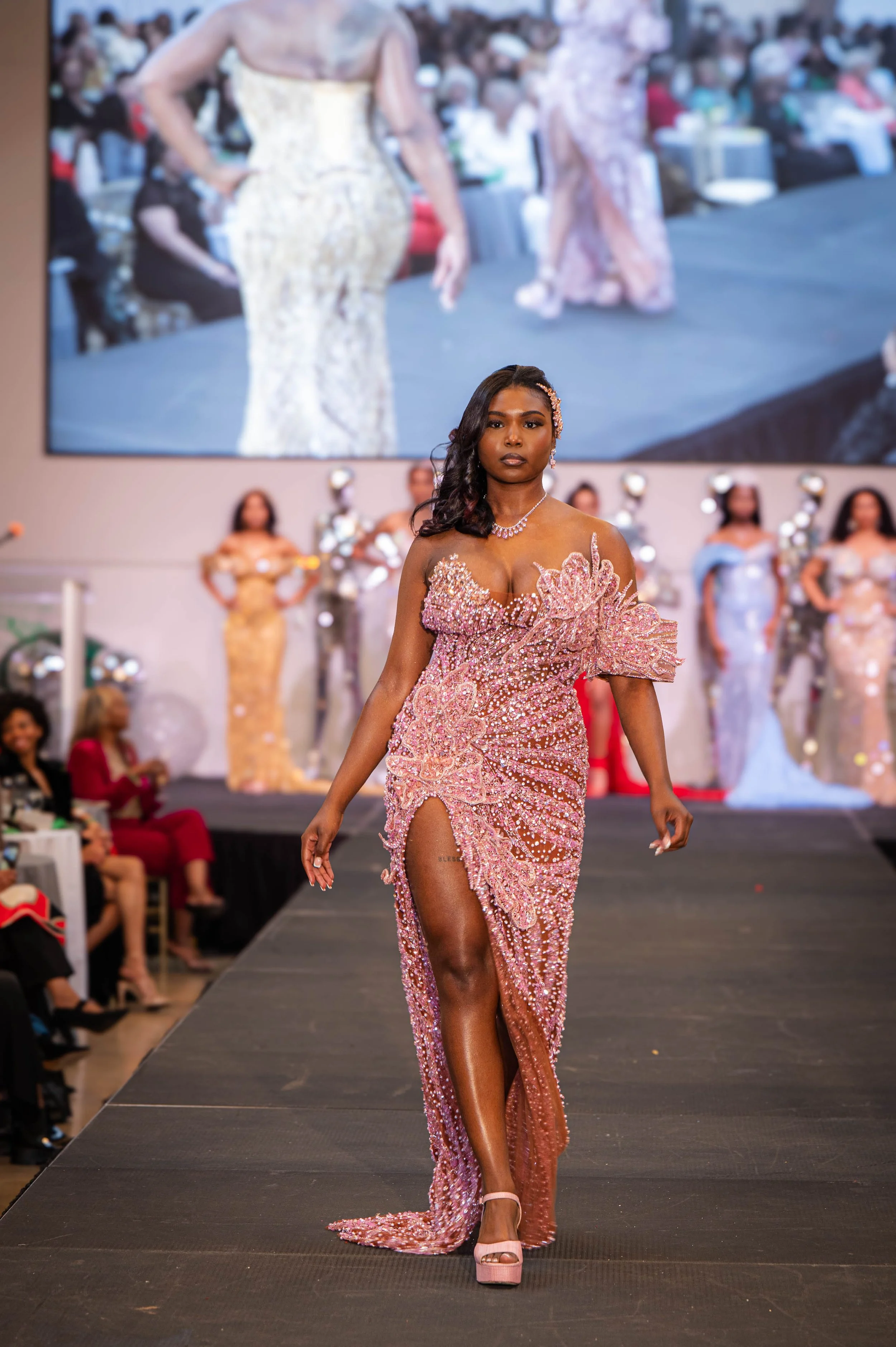 jo_hayes_images_the_revelry_emerald_affair_links_fashion_show-138.jpg