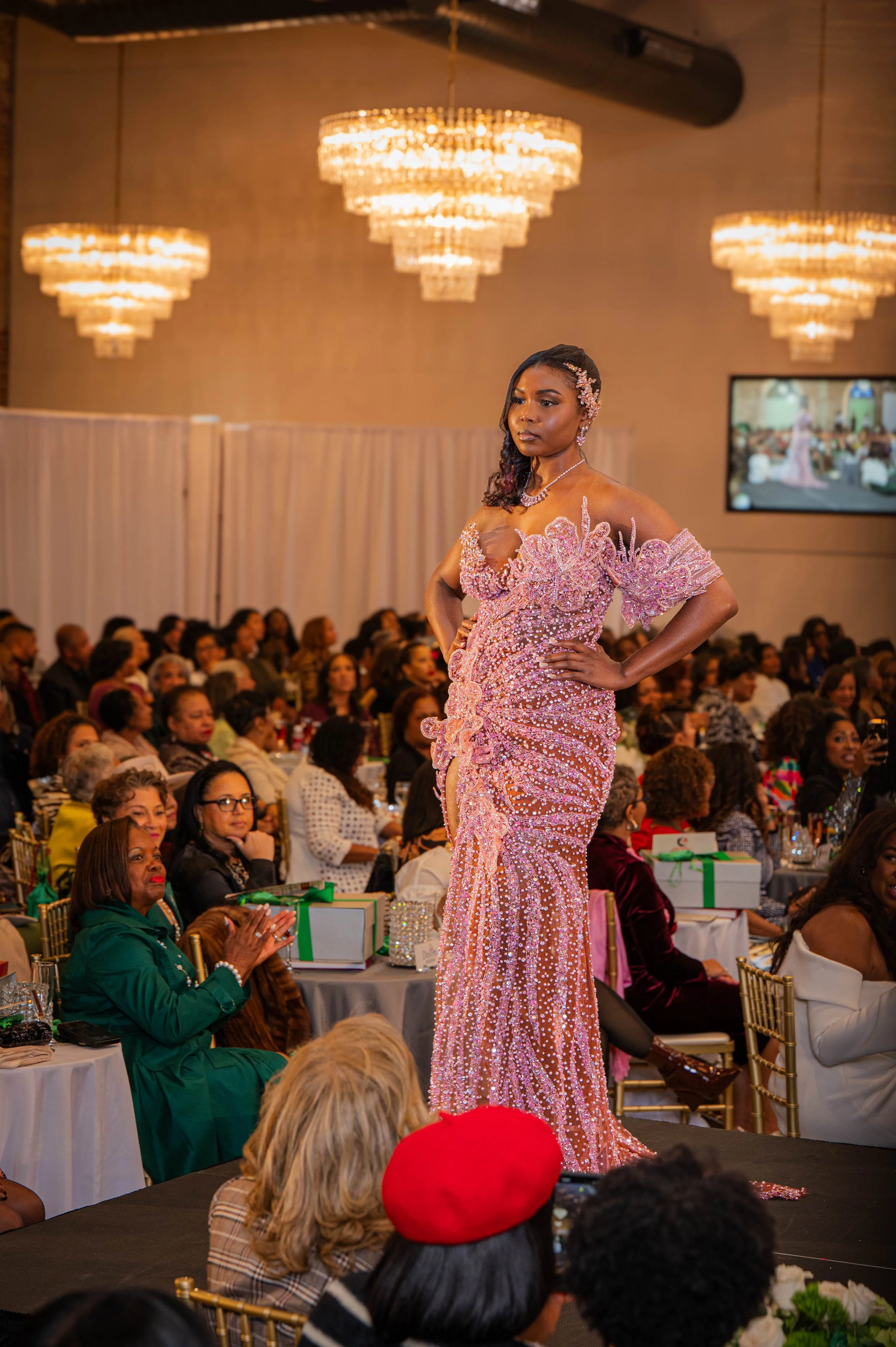 jo_hayes_images_the_revelry_emerald_affair_links_fashion_show-139.jpg